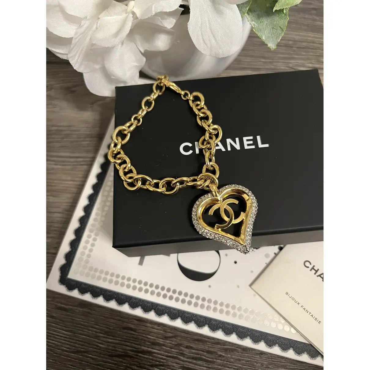 DÉTAILS :
Poinçon : CHANEL
Fabriqué en France
Le bracelet est en bon état et présente une usure minimale.
Mesures : longueur du bracelet environ 8.5 pouces 
Livré avec une boîte

INFORMATIONS IMPORTANTES :
Cet article est une pièce d'occasion. Nous