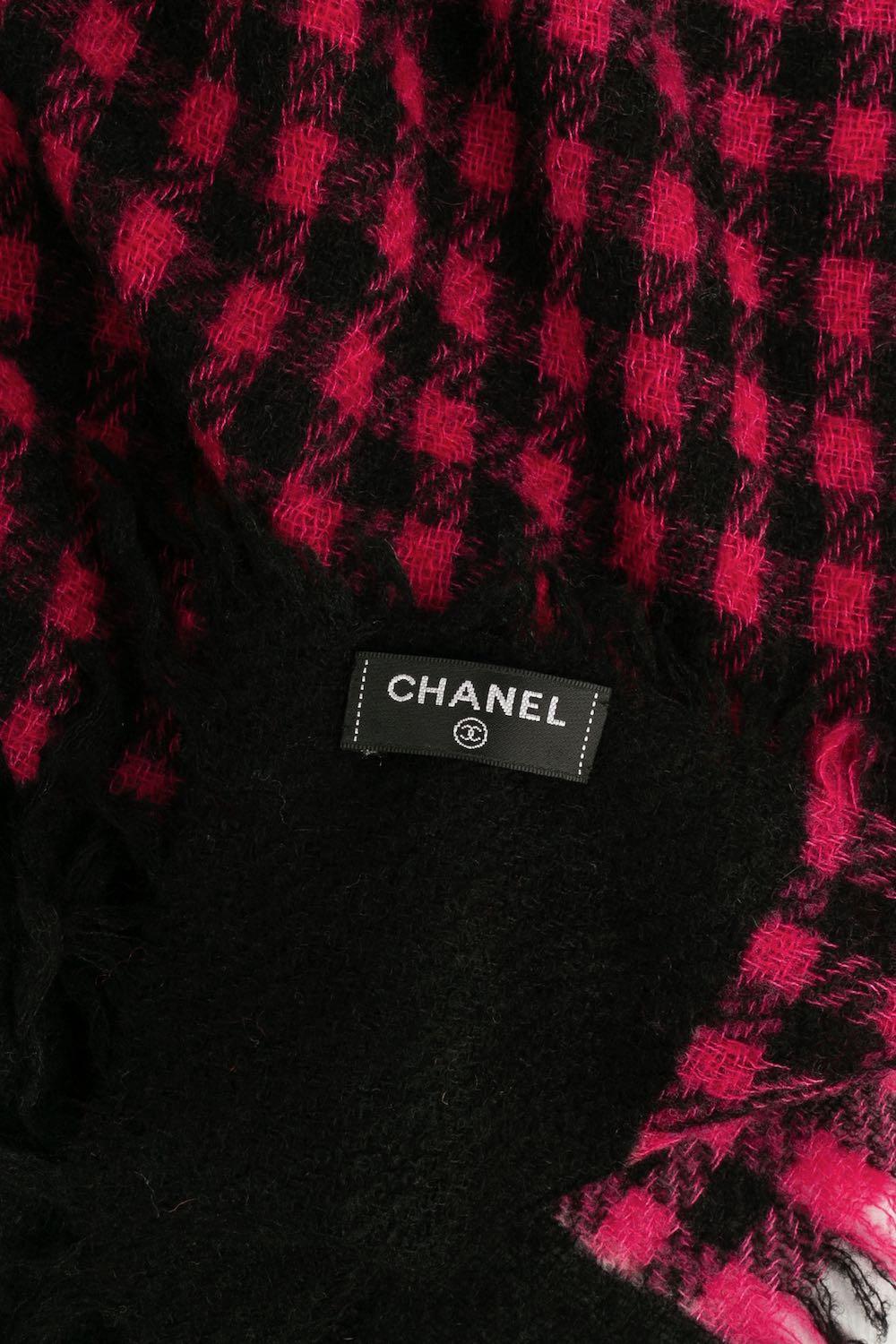 Chanel Large Pink and Black Cashmere Scarf For Sale 2
