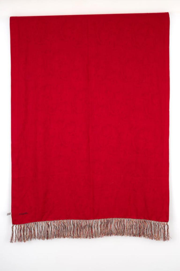 Chanel Large Printed Fringed Silk Stole with Red Wool Lining  For Sale 4