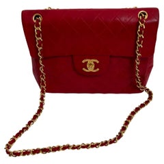 Chanel Große gesteppte rote Vintage-Lammfell-Doppelseitige Tasche aus Lammfell