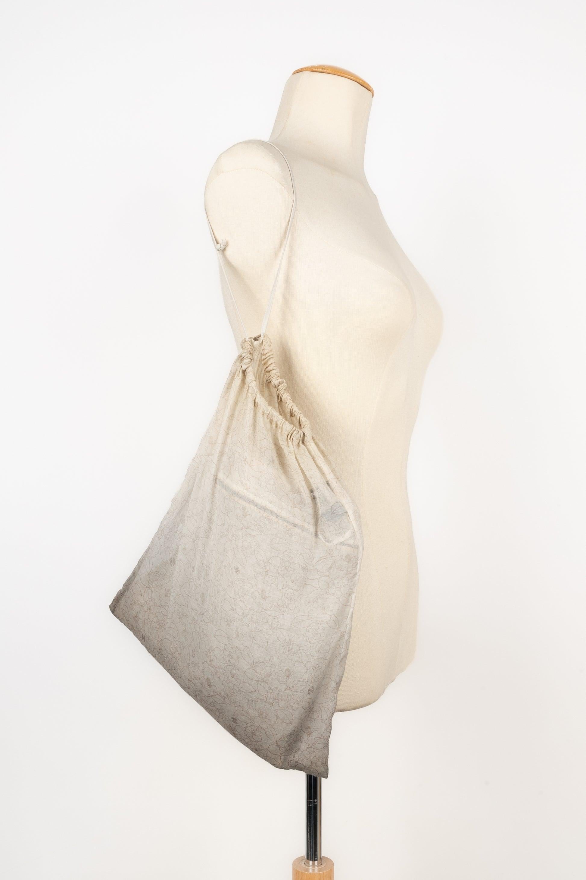 Chanel Large Silk and Cotton Stole in Gray For Sale 3