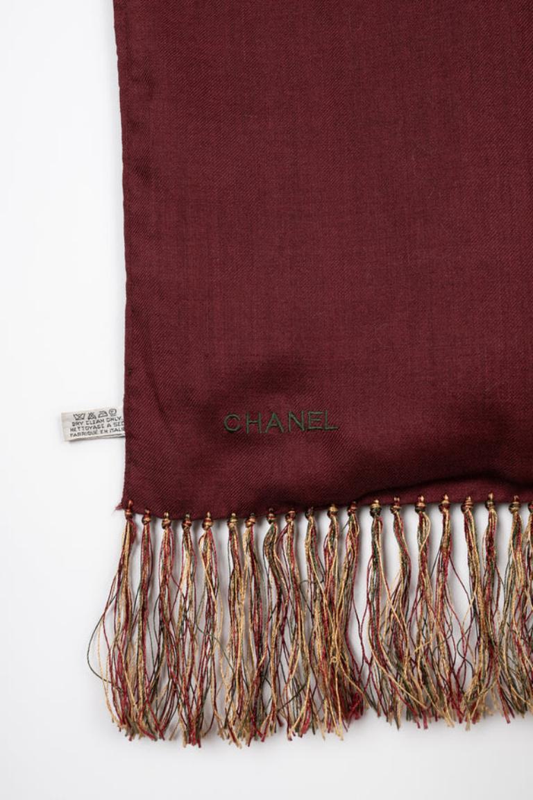 Grande étole en soie avec doublure en laine bordeaux Chanel  en vente 4