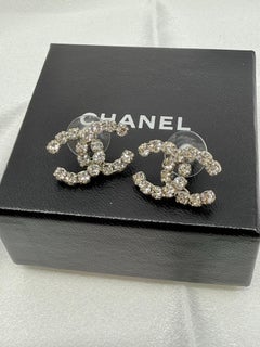Chanel Große Ohrringe mit CC-Kristall aus Silber, um 2005