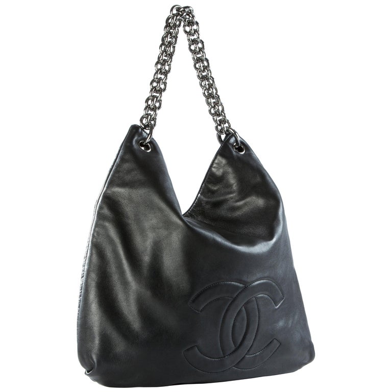 Chanel Large Thick Chain Lambskin Leather Shoulder Bag Tote VIntage at  1stDibs | chanel thick chain bag, chanel vintage large shoulder bag, chanel  large shoulder bag