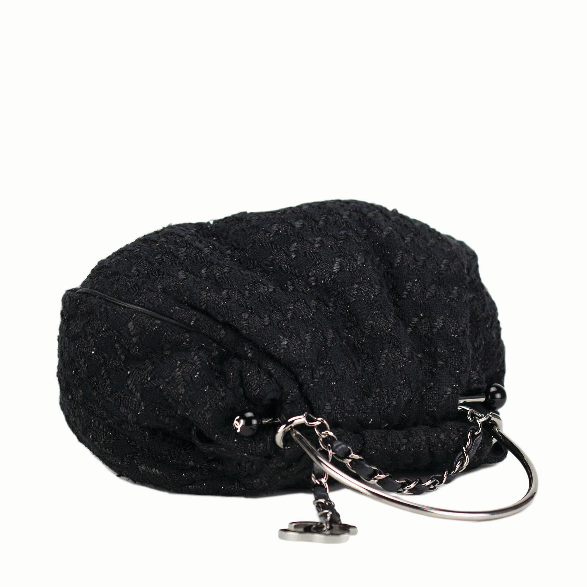 Chanel Bolso grande con asa superior de tweed en venta 4