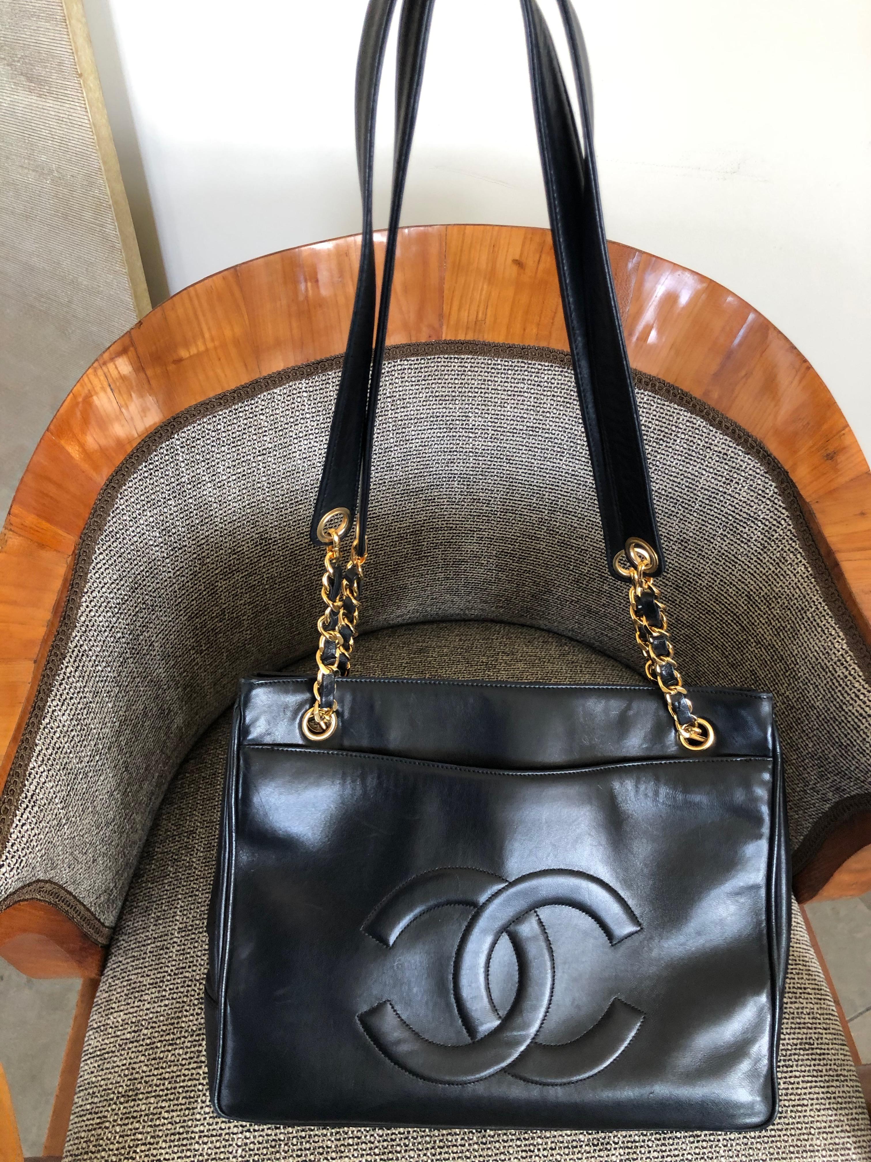 Women's or Men's Chanel Large Vintage Black Leather Shopping Bag w Large CC Logo & Gold Hardware For Sale