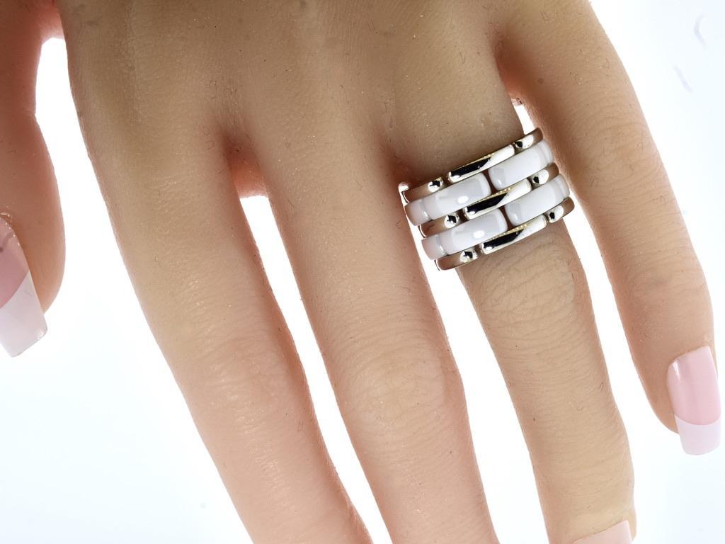 Flexibler Vintage-Ring von Chanel, Largest Model Ultra 18K Weißgold & Weiß Keramik (Zeitgenössisch) im Angebot