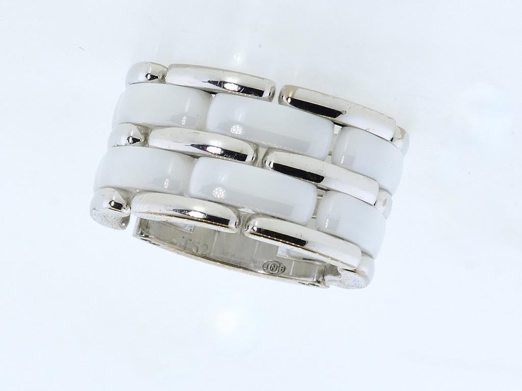Flexibler Vintage-Ring von Chanel, Largest Model Ultra 18K Weißgold & Weiß Keramik im Angebot 1