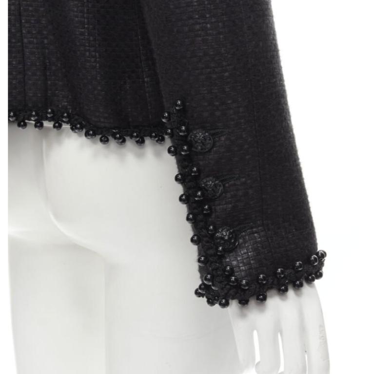 CHANEL Veste à boutons en tweed laqué et ornée de perles en forme de lion CC FR42 L en vente 4