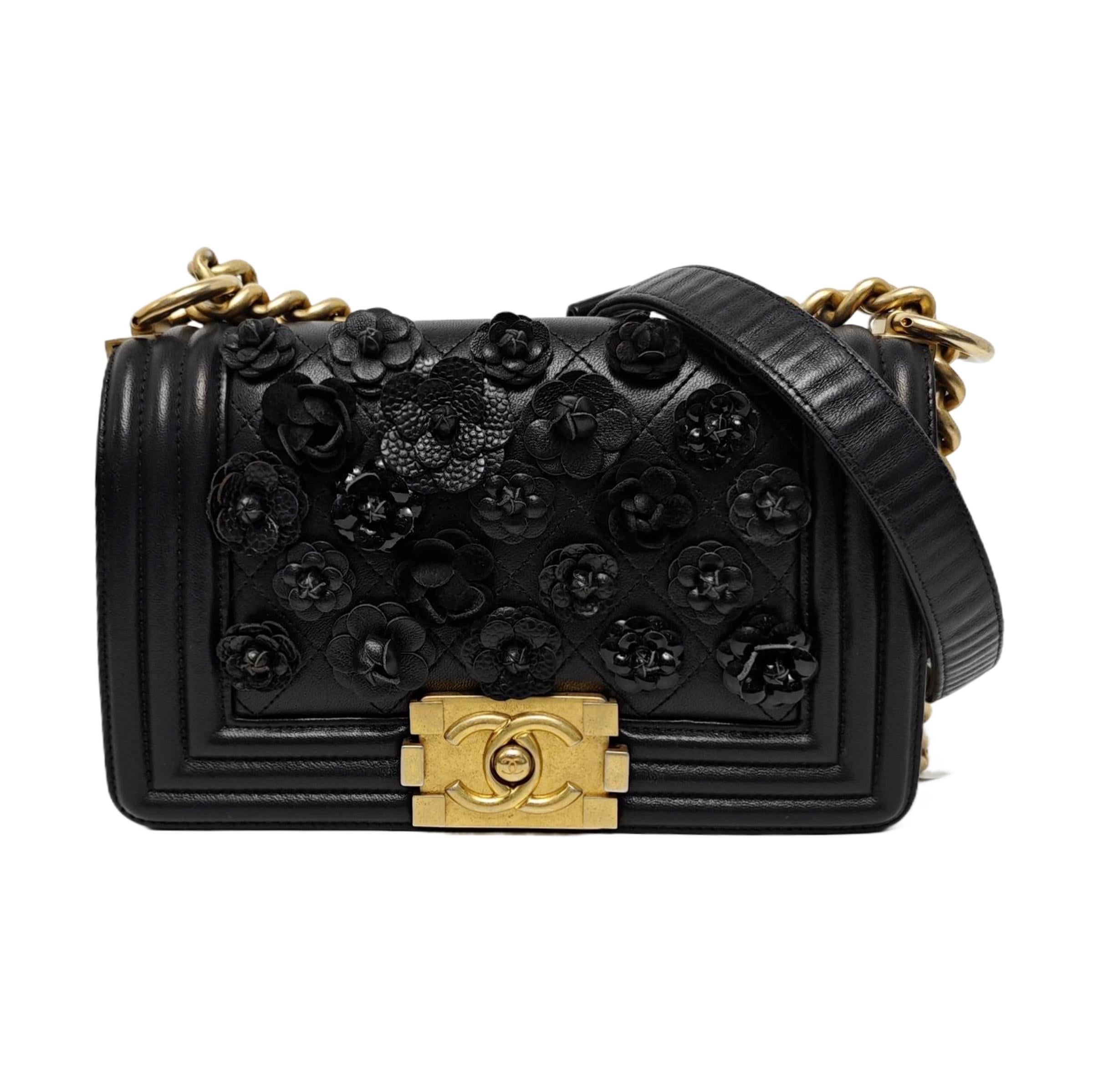 Chanel Sac Le Boy Petit Camélia Cuir d'agneau noir Quincaillerie dorée