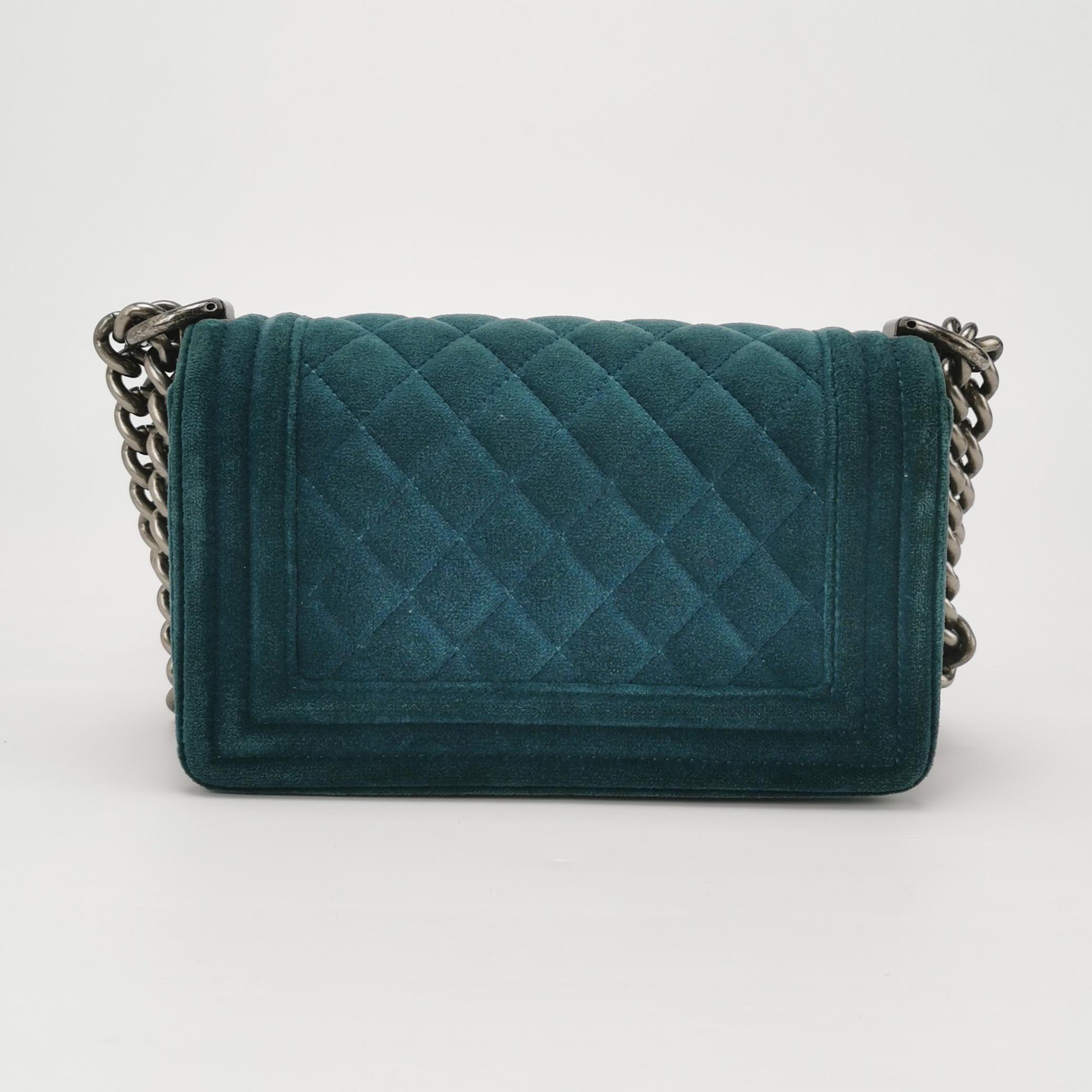 Women's Chanel Le Boy Dark Small Green Velvet Antiqued Silver Hardware For Sale