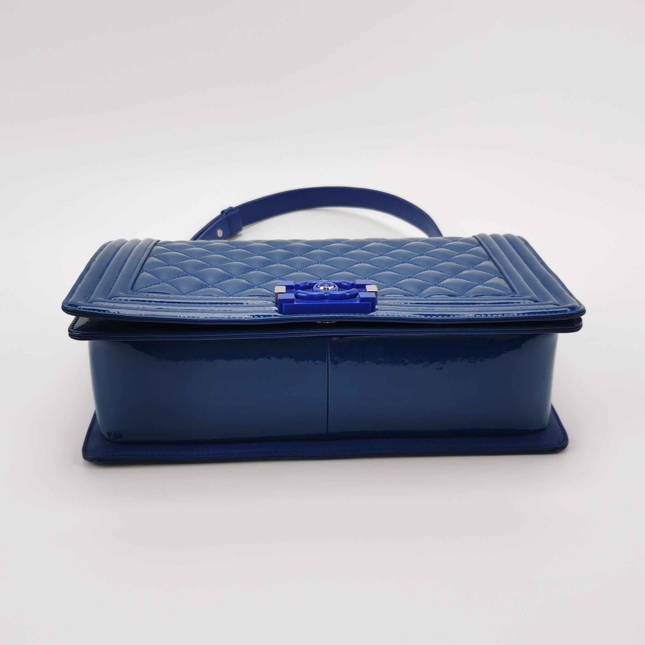 Noir Chanel Le Boy Large Royal Blue Patent Leather Silver Hardware 2014-2015 en vente