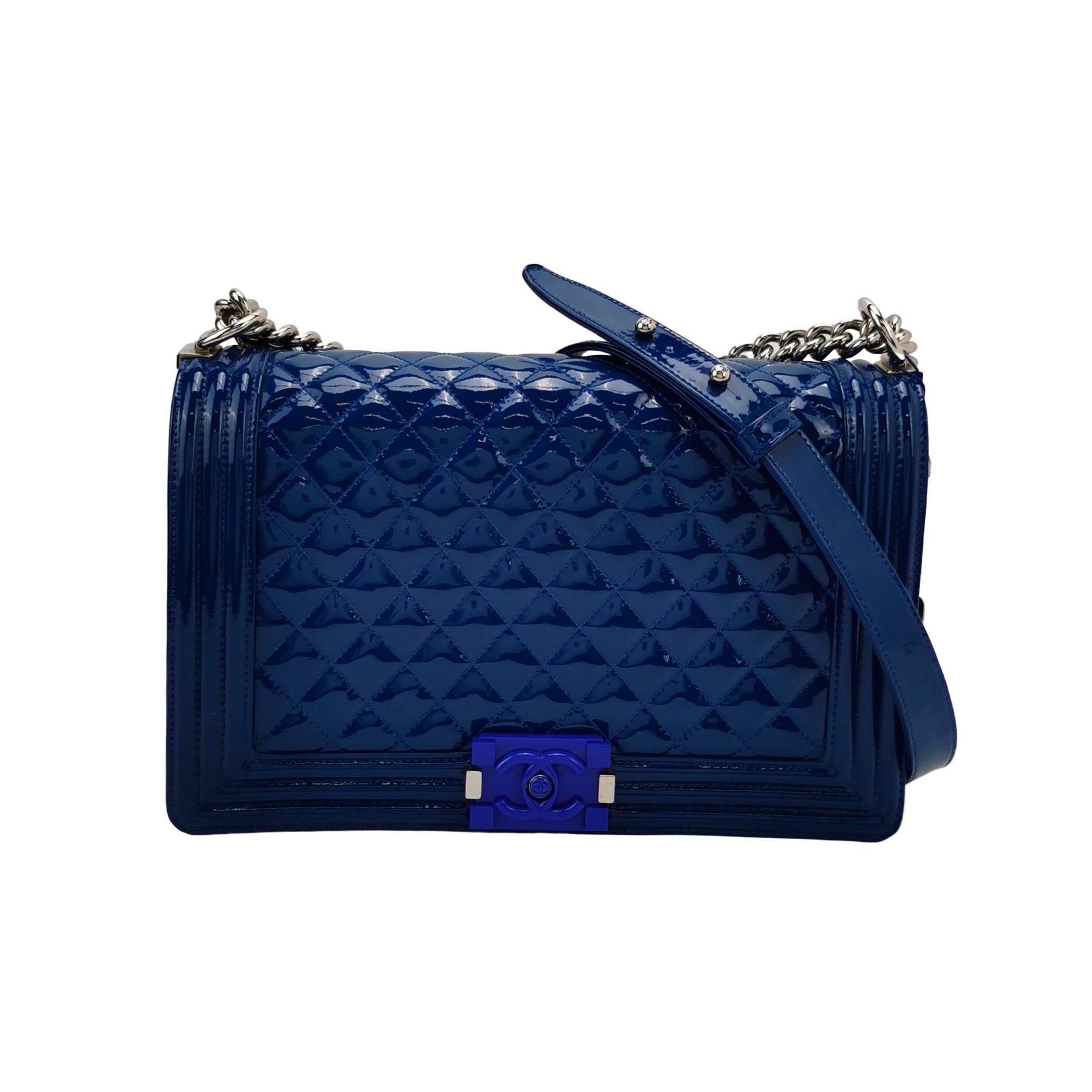 Chanel Le Boy Large Royal Blue Patent Leather Silver Hardware 2014-2015 en vente