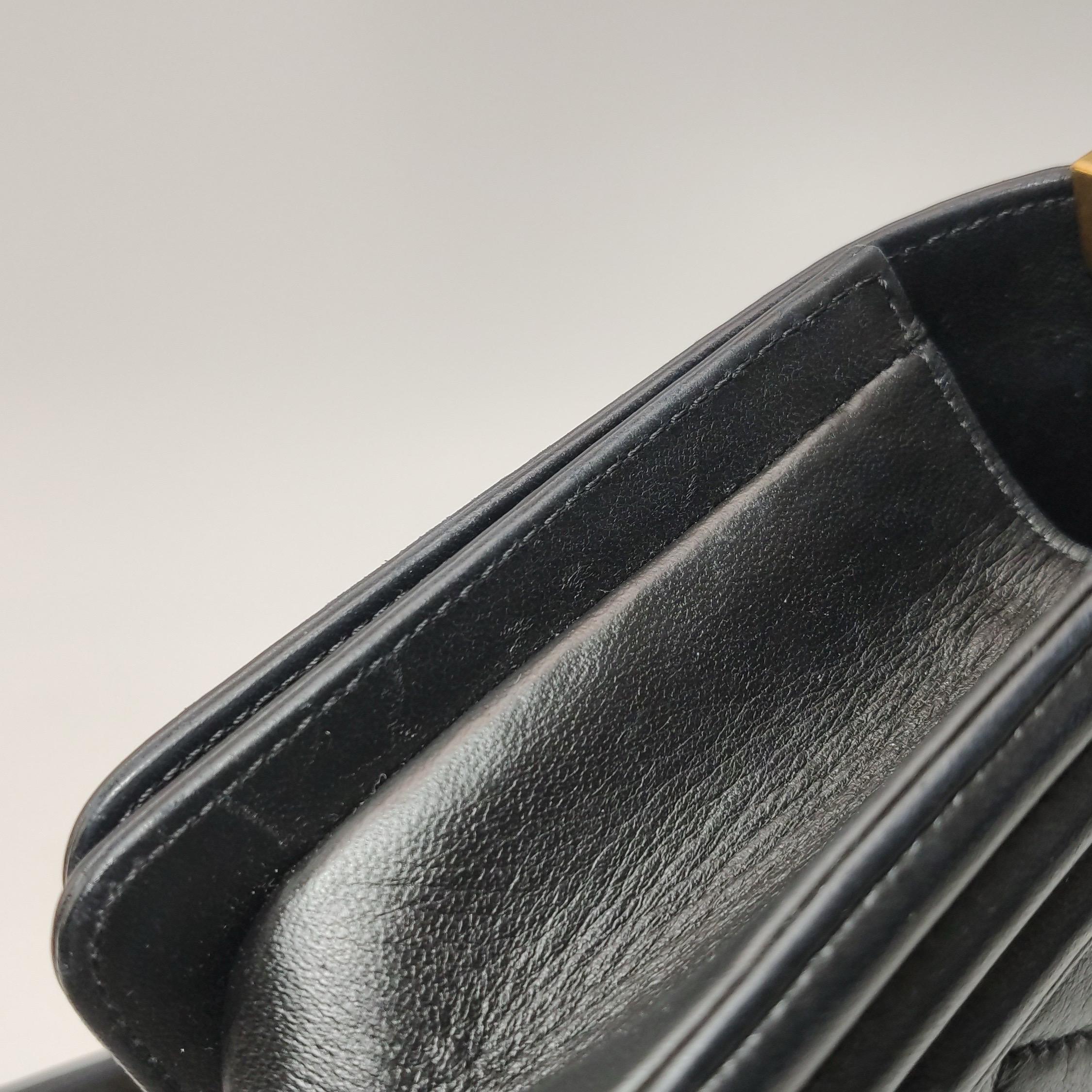 Chanel Le Boy Small in pelle di agnello nera con finiture in oro anticato in vendita 13