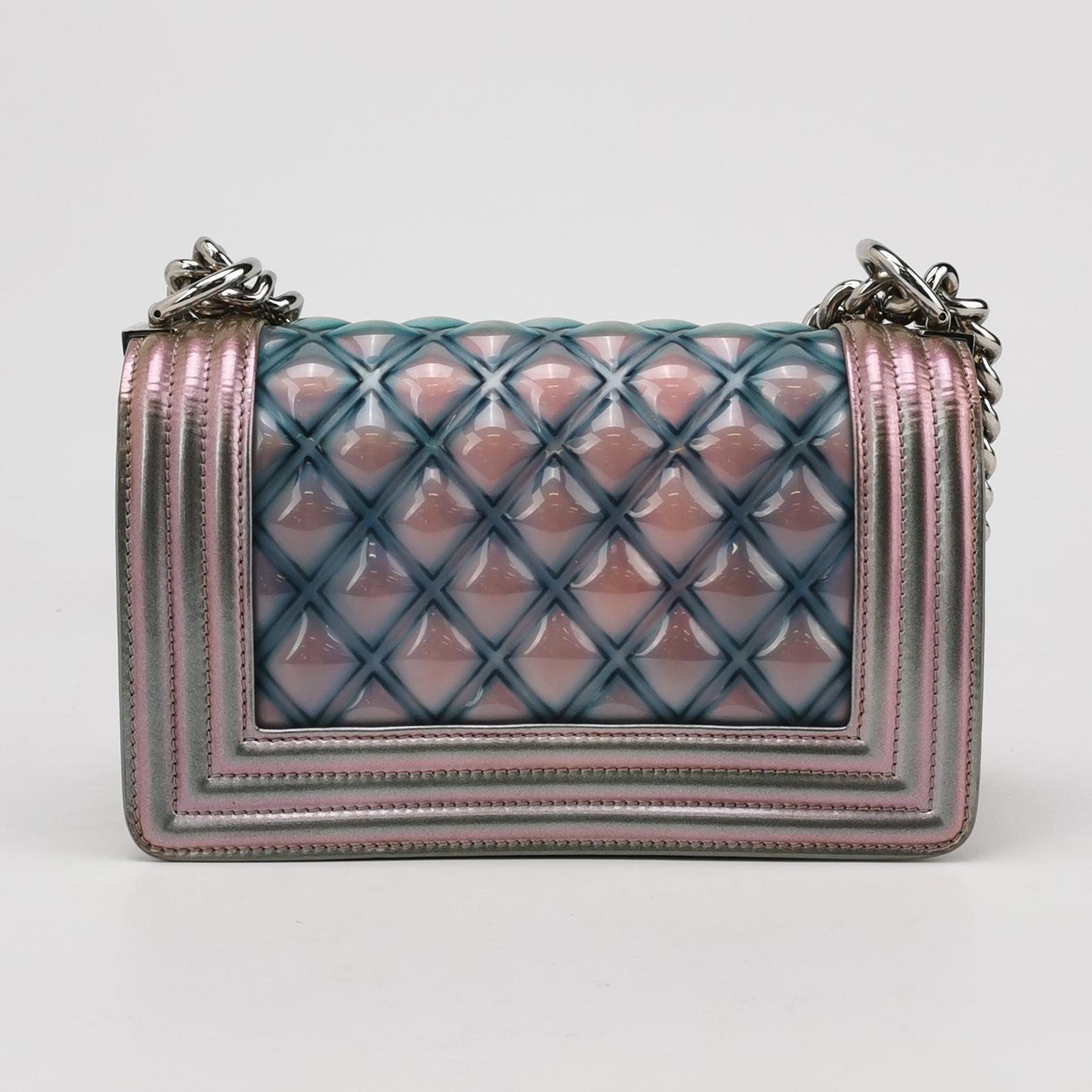 De las mujeres Chanel Le Boy Bolso Pequeño Sirena Charol Multicolor 2018-2019 en venta