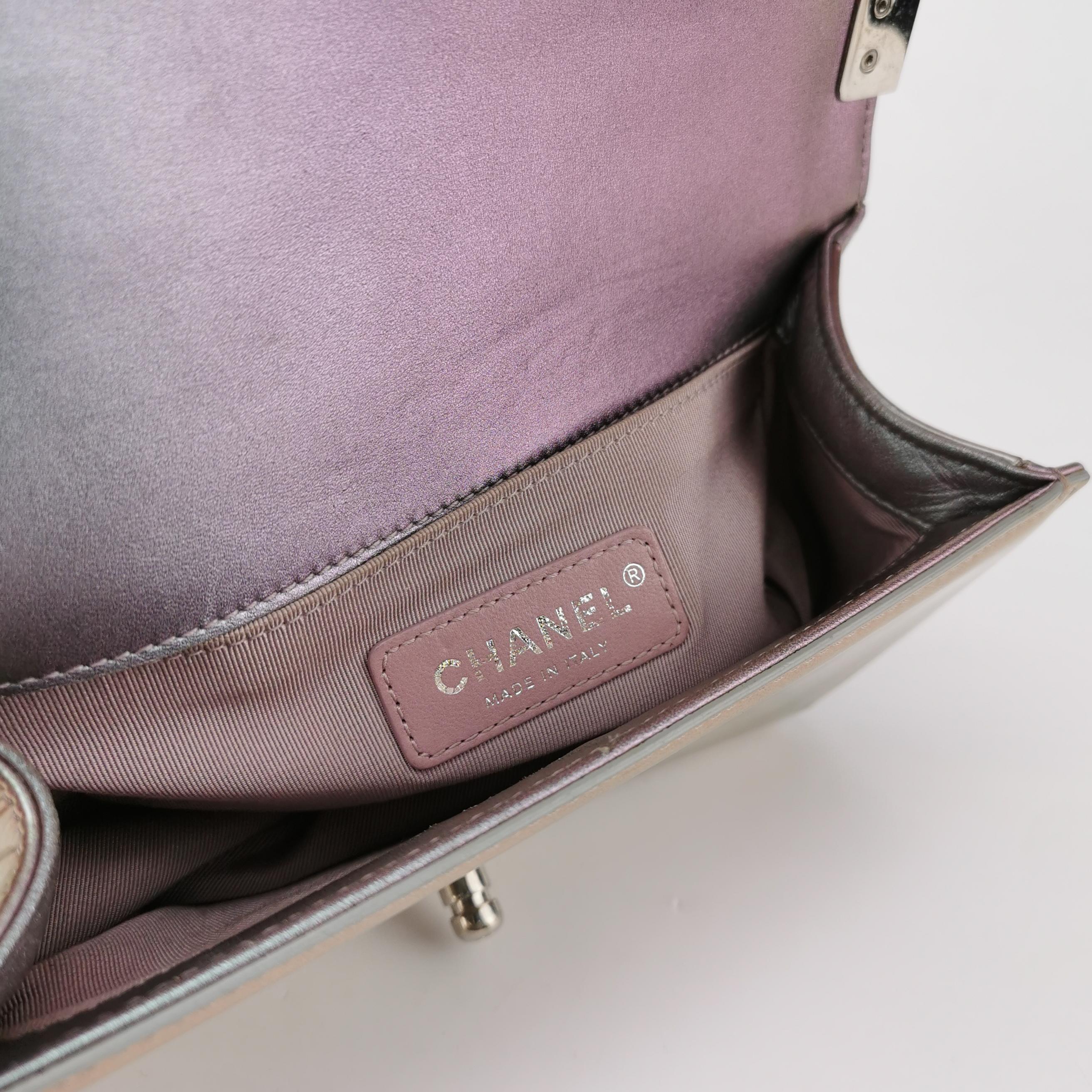 Chanel Le Boy Bolso Pequeño Sirena Charol Multicolor 2018-2019 en venta 3