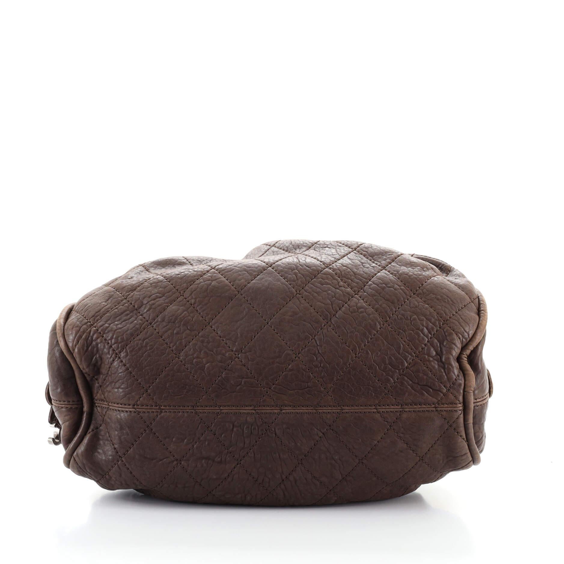 Chanel Le Marais Bowlertasche aus gestepptem Leder Medium für Damen oder Herren