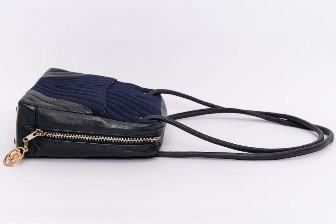 Chanel Taschen-Kollektion aus Leder und Stoff, 1989/1991  im Zustand „Gut“ im Angebot in SAINT-OUEN-SUR-SEINE, FR