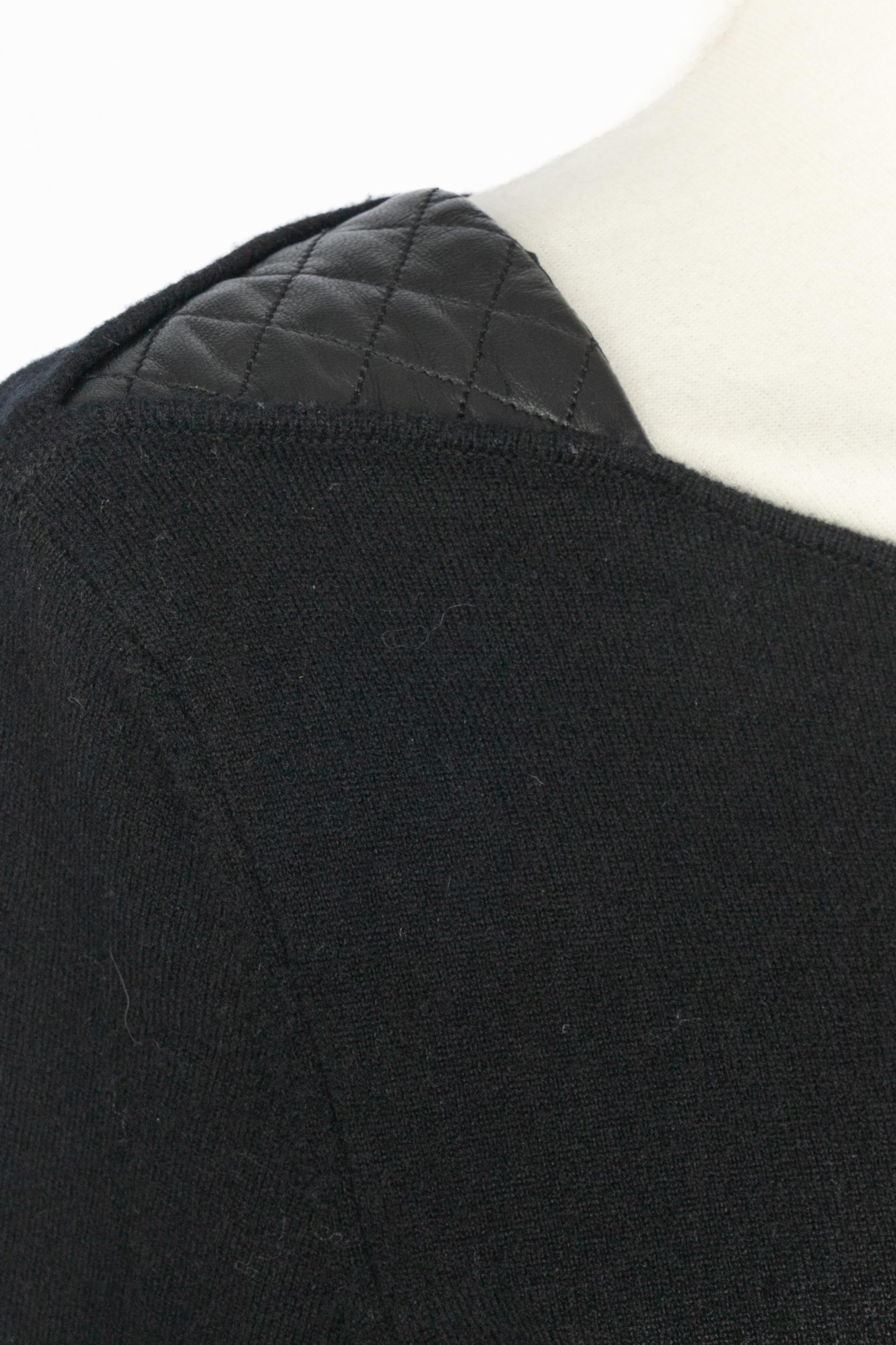 Nero Abito Chanel in pelle e lana in vendita