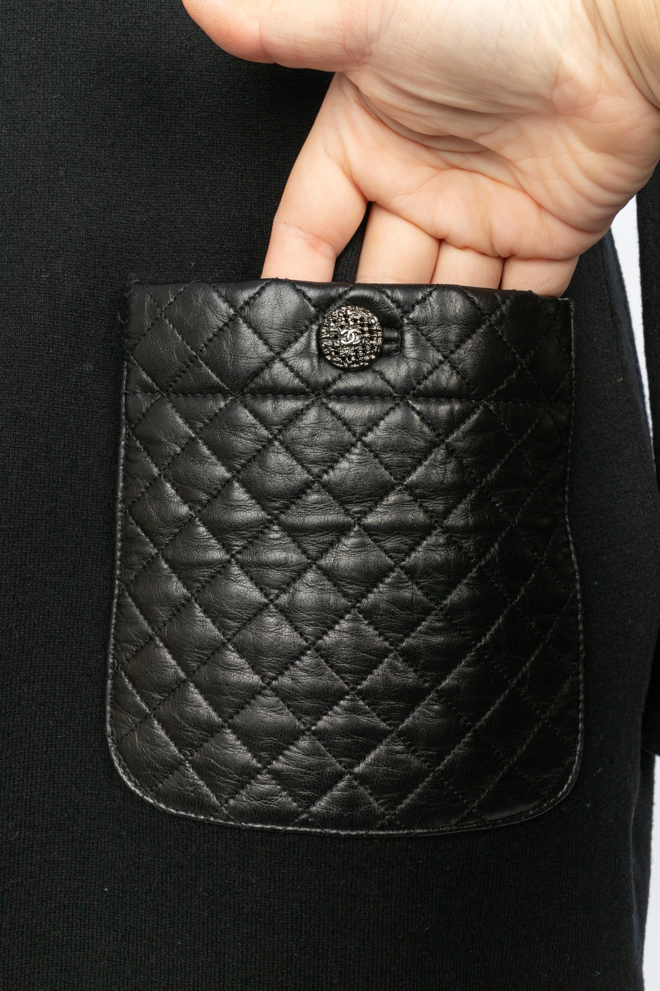 Abito Chanel in pelle e lana in vendita 2