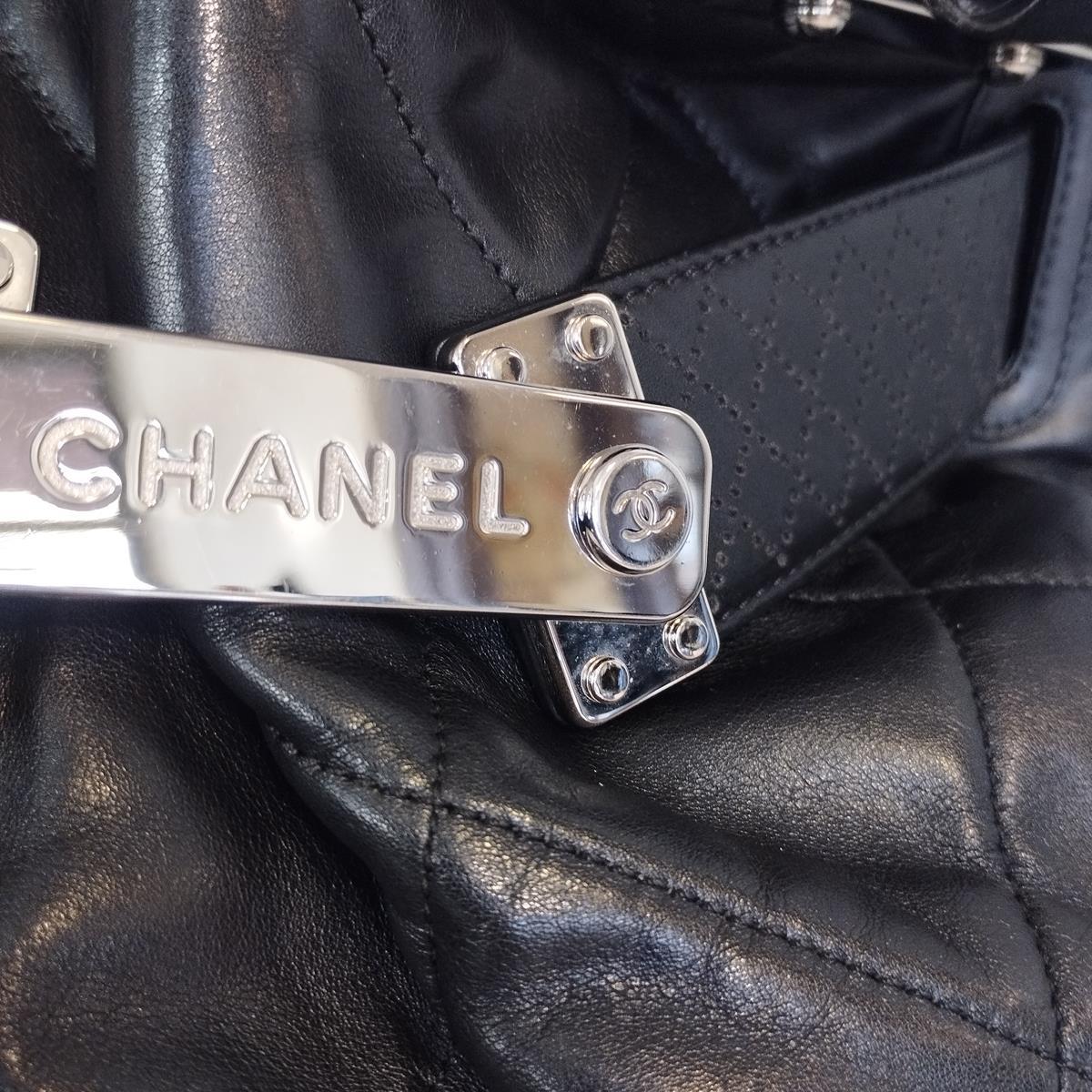 Donna Borsa in pelle Chanel in vendita