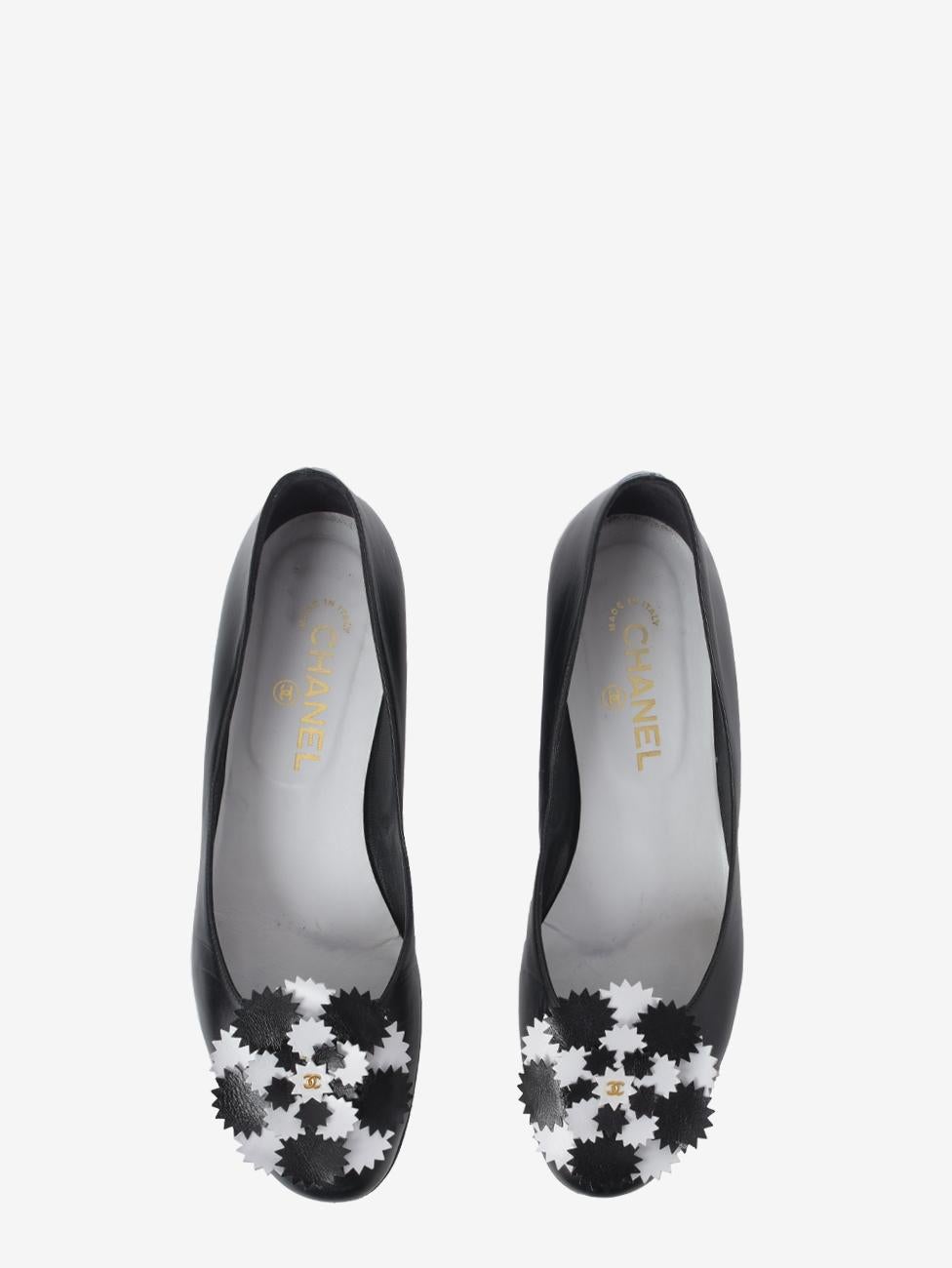 Women's Chanel Leather Ballerina Shoes For Sale