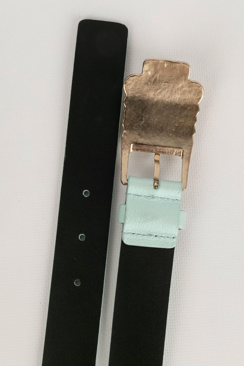 Beige Cintura in pelle Chanel in vendita