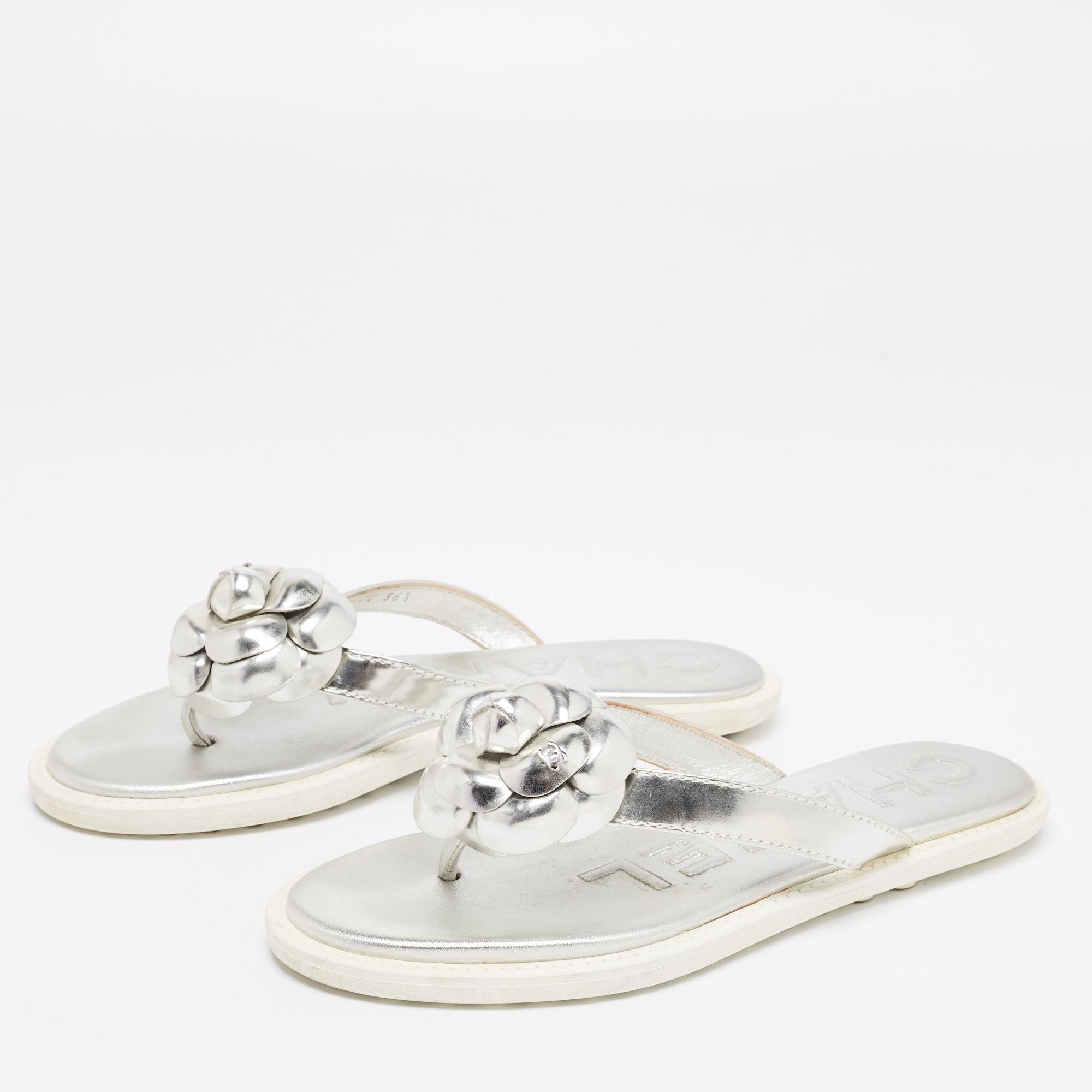 A classic pair of flat thong sandals is a must-have in every collection and when the design is by Chanel, it is sure to add a statement of luxury to the summer wardrobe. These thong flats for women are constructed using silver leather and detailed
