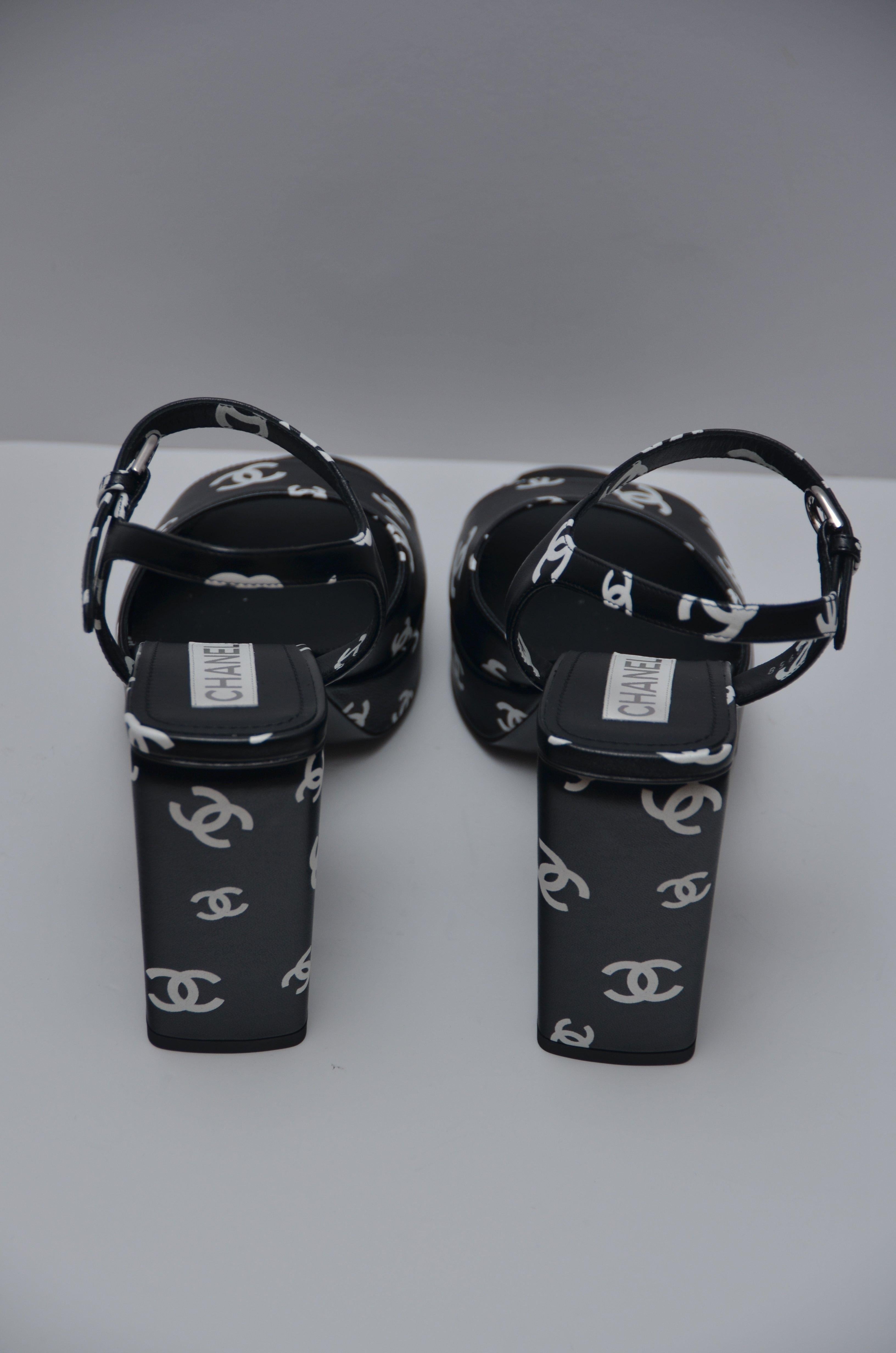 Black Chanel Leather CC Print Shoes Platforms NEW Size 39.5 For Sale
