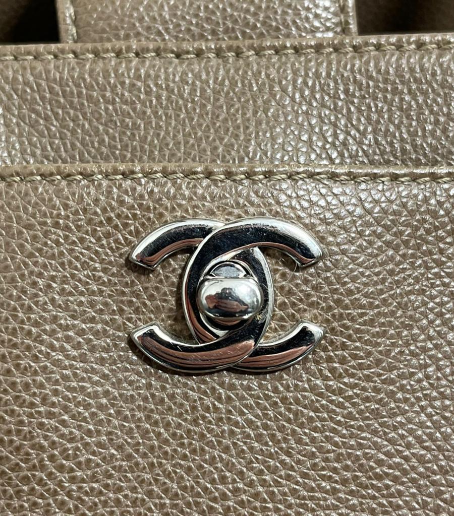 Chanel Leather Cerf Tote Bag For Sale 3