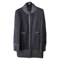Chanel Schwarze Tweed-Jacke mit Lederdetails 38 FR