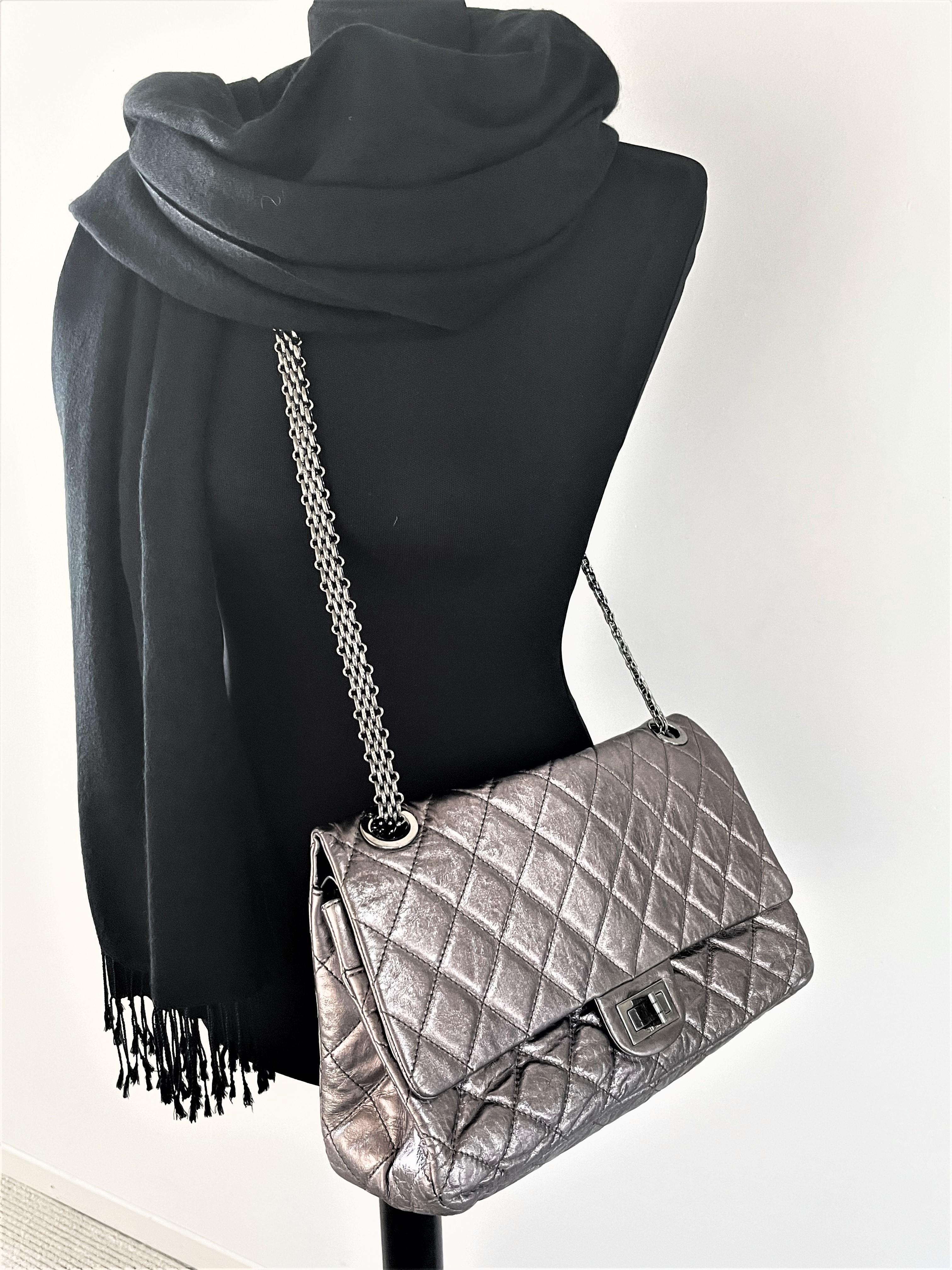 Chanel leather distressed silver Reissure 2, 55 maxi double flap bag 2000s For Sale 11