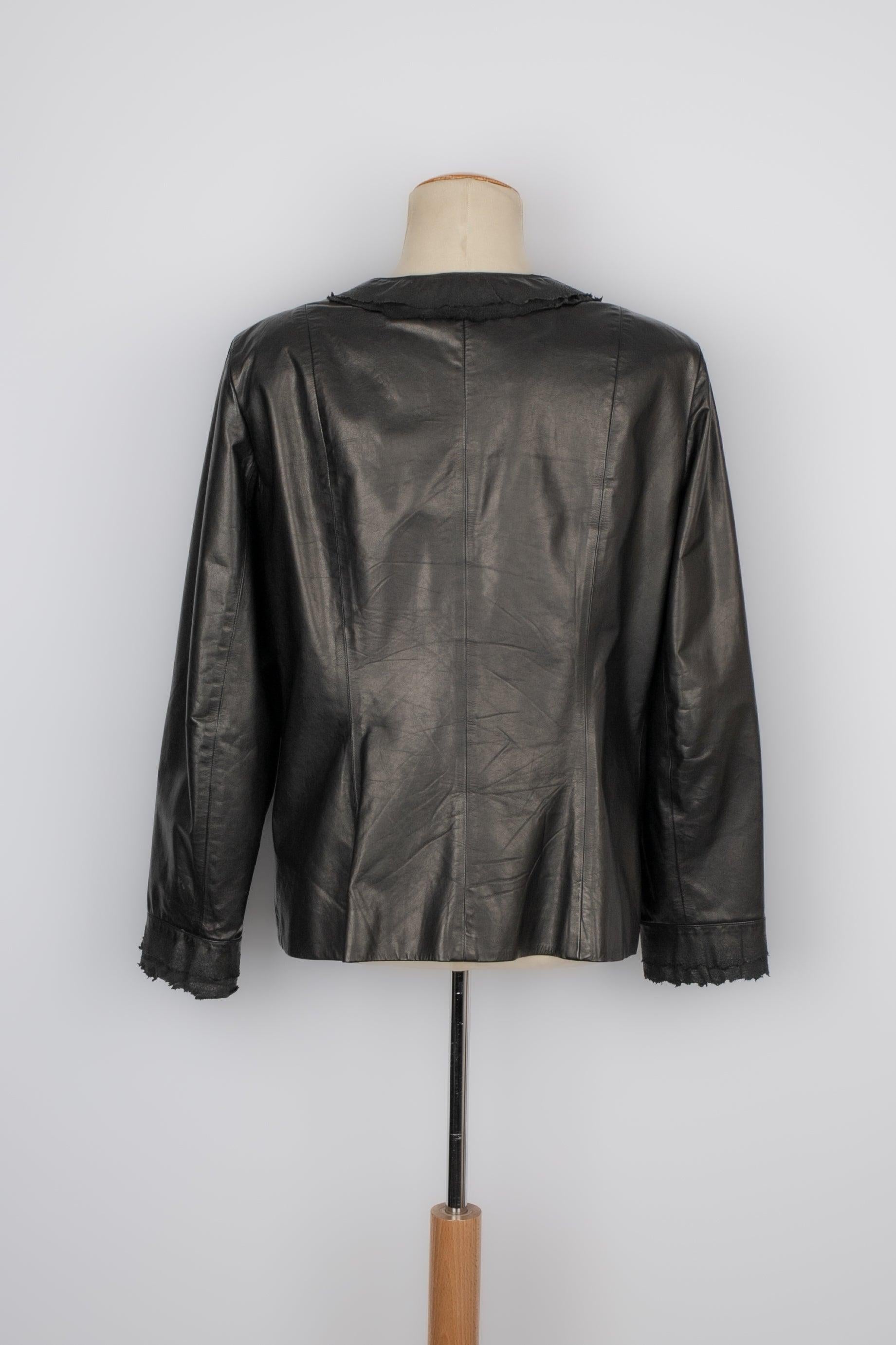 Chanel Leather Jacket in Black Calfskin and Silk Lining In Excellent Condition For Sale In SAINT-OUEN-SUR-SEINE, FR