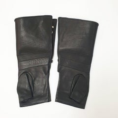 CHANEL Leder Motorradhandschuh Einzelne rechte Hand beschlagene lange Fäustlinge Sz.8