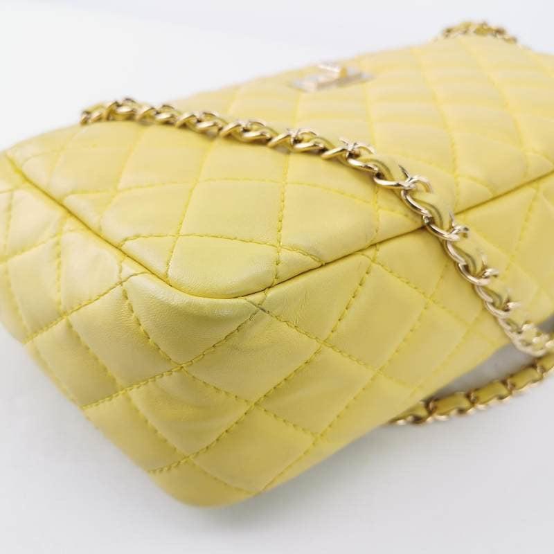 Chanel Leather Quilted Medium 2.55 Mademoiselle Camera Case Bag, 2008-2009 For Sale 3