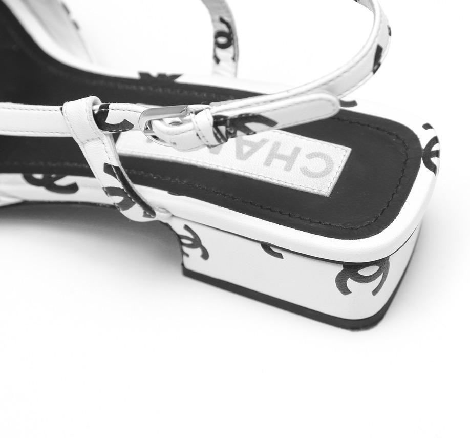 CHANEL White Leather Sandals Black CC LOGO Slingbacks Heels Silver HW Sz 38 2022 For Sale 6