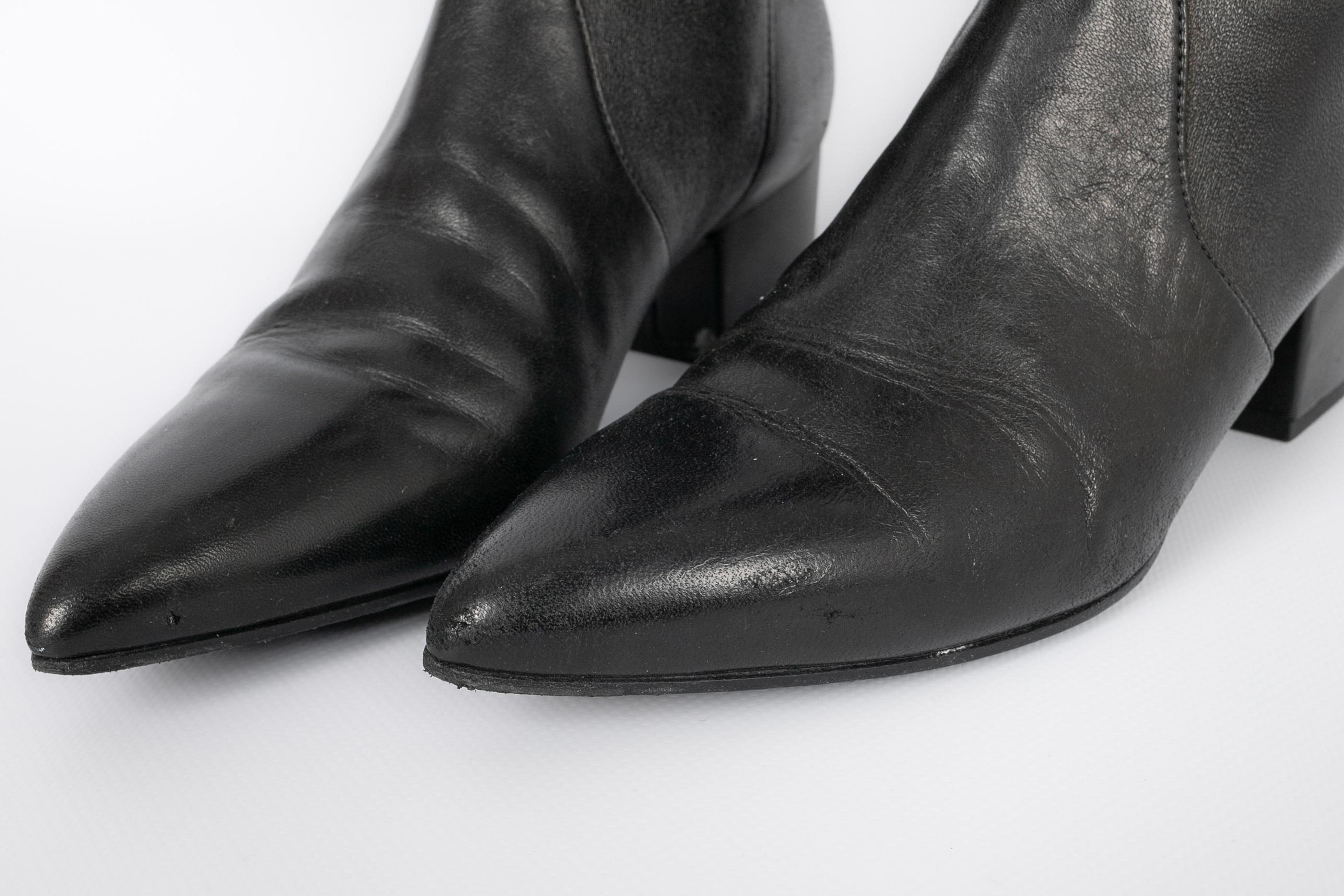 Noir Cuissardes en cuir Chanel en vente