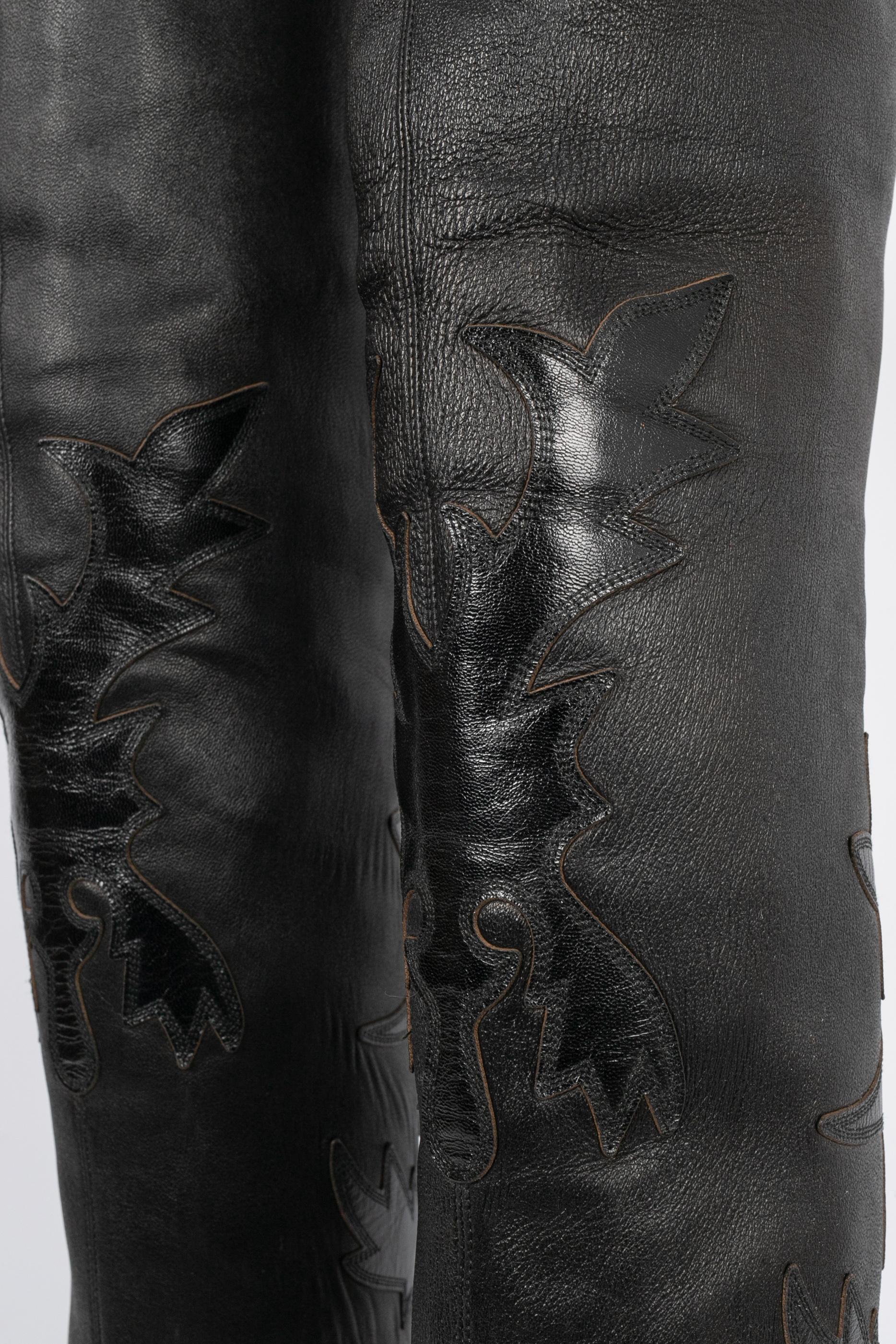 Chanel Oberschenkelhohe Stiefel aus Leder im Angebot 2