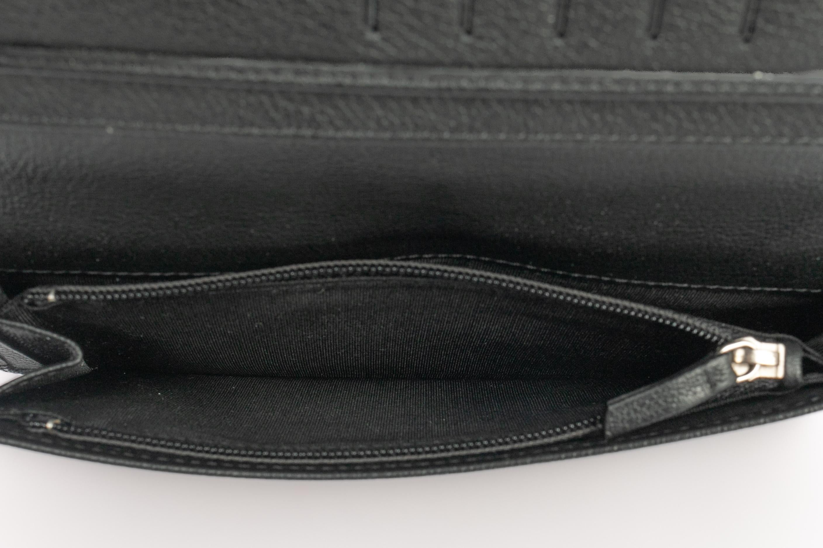 Chanel leather wallet For Sale 1