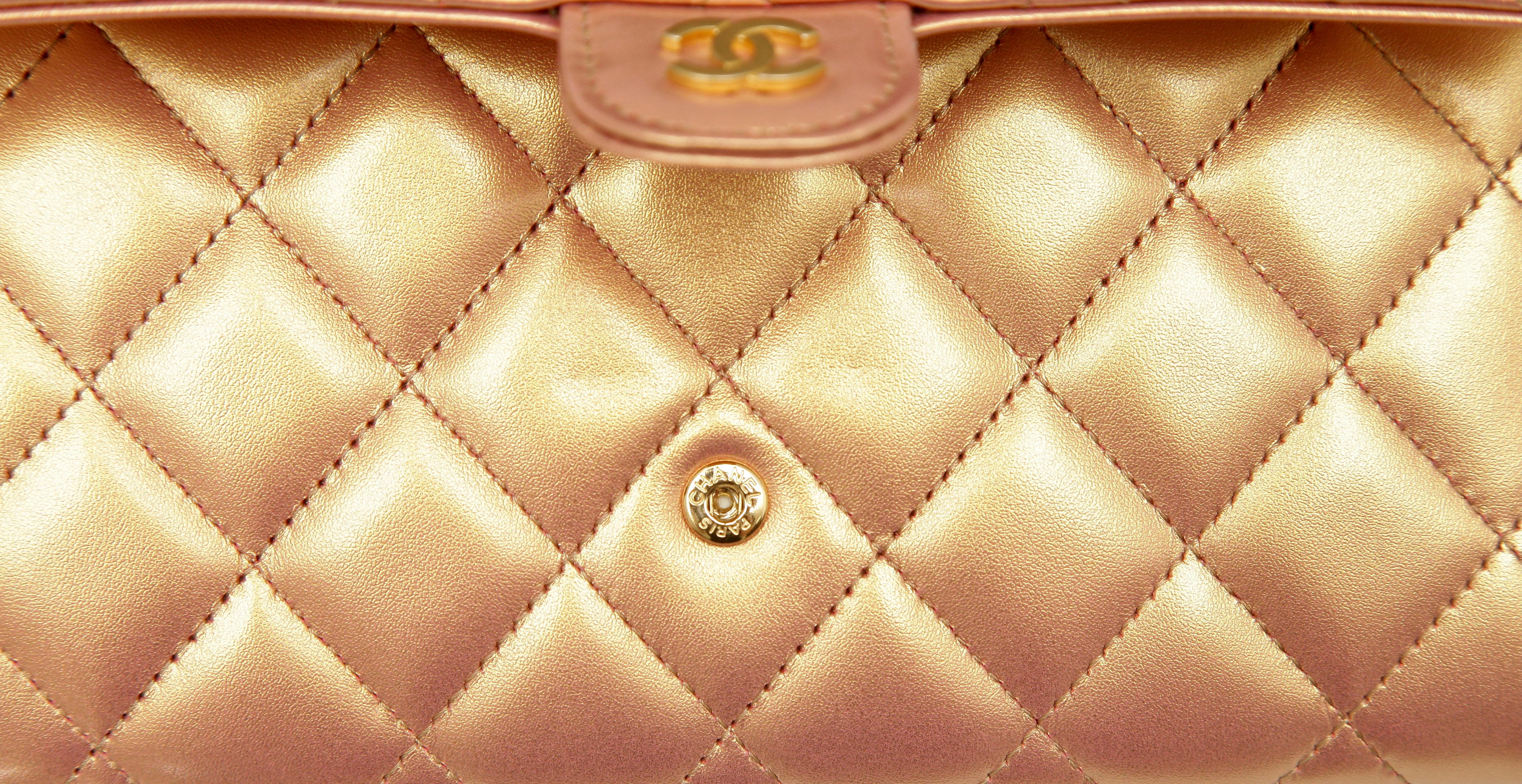 CHANEL Leather Wallet Long Flap Metallic Gold Quilted Case Gold CC HW 23C 2023 For Sale 1