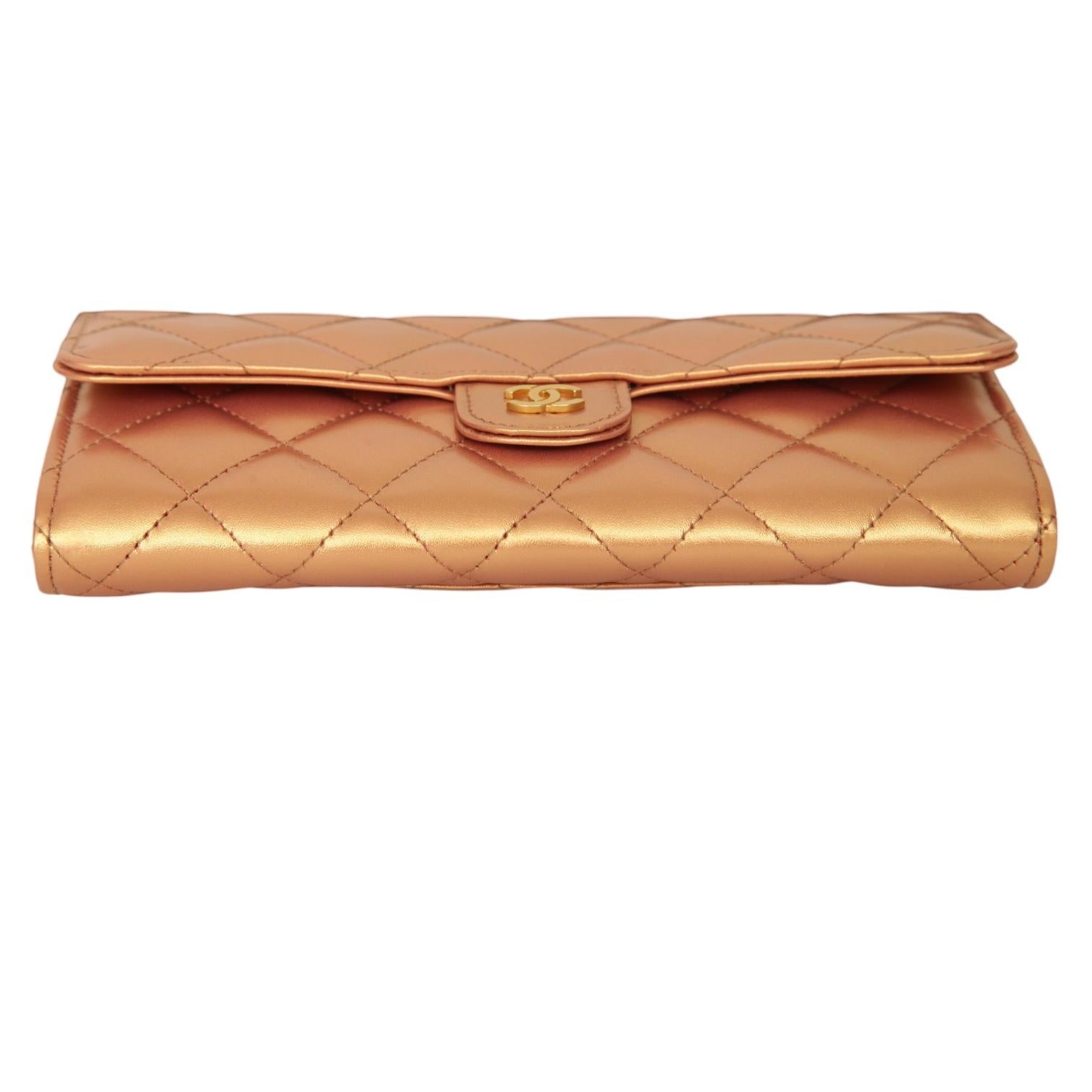 CHANEL Leather Wallet Long Flap Metallic Gold Quilted Case Gold CC HW 23C 2023 For Sale 2