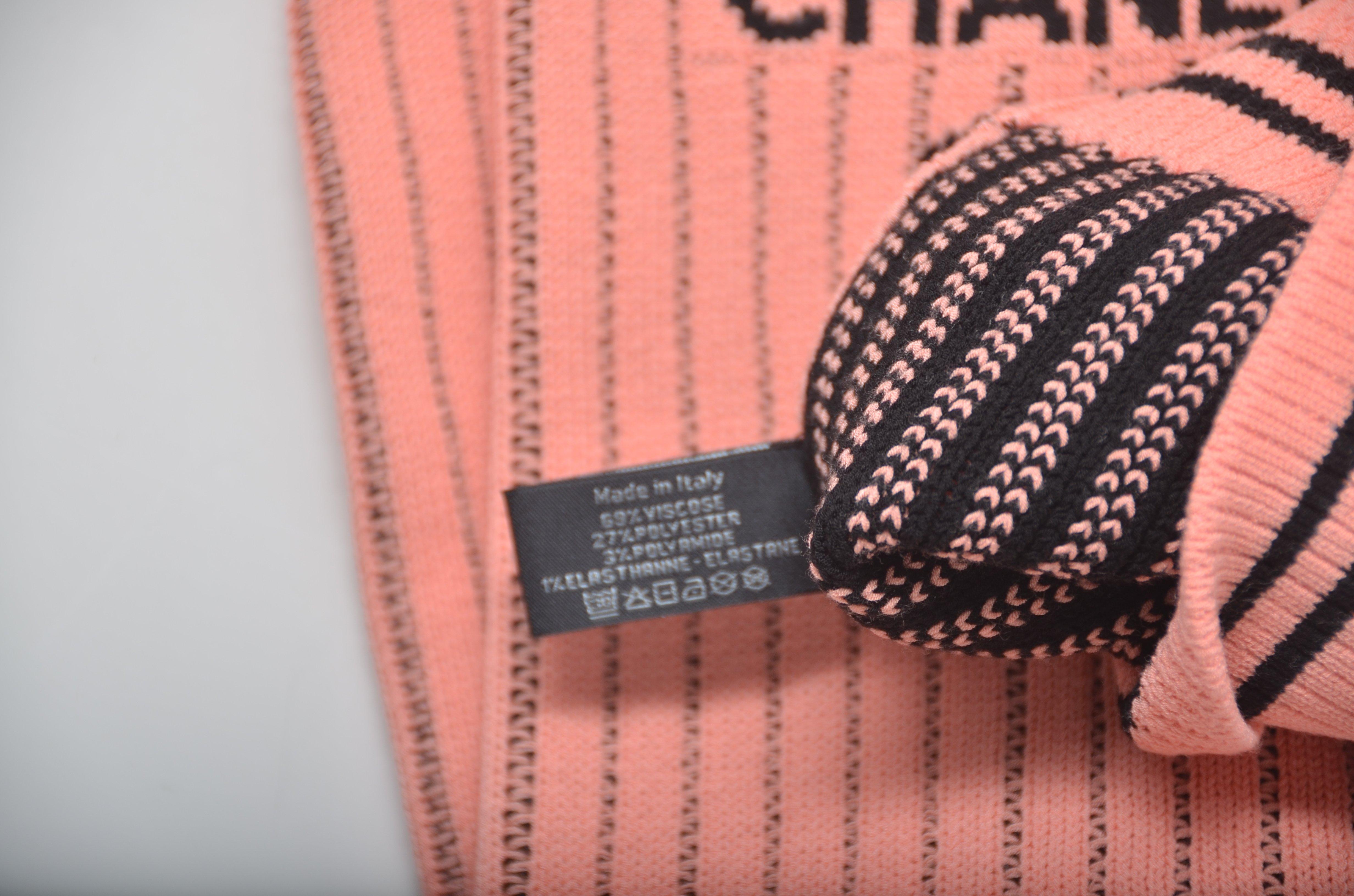 Chanel Bein-Krieger Gaiters Koralle Rosa  NEU  im Zustand „Neu“ im Angebot in New York, NY
