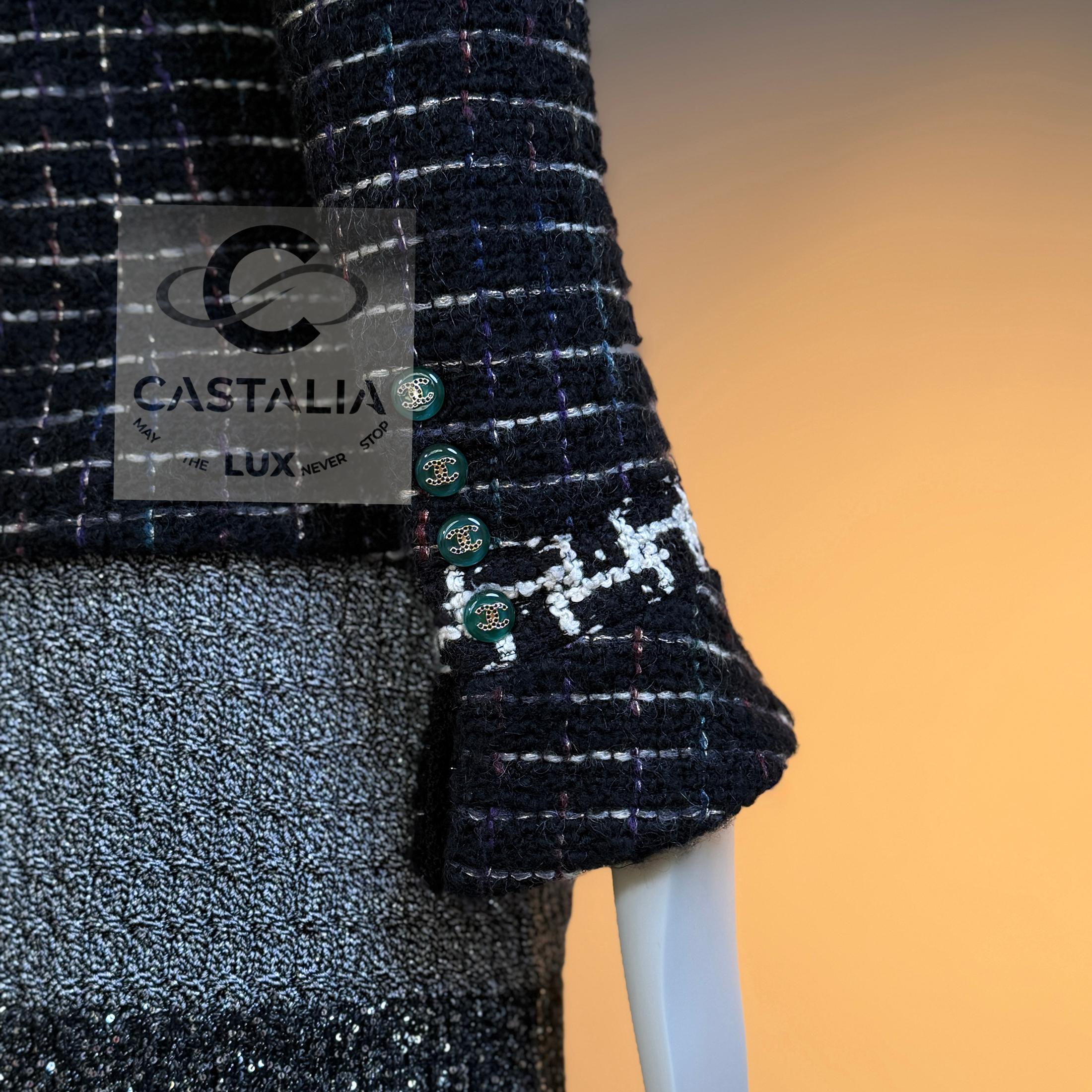 CHANEL Legendary 2009 Timeless Black Tweed Jacket 36 FR en vente 7