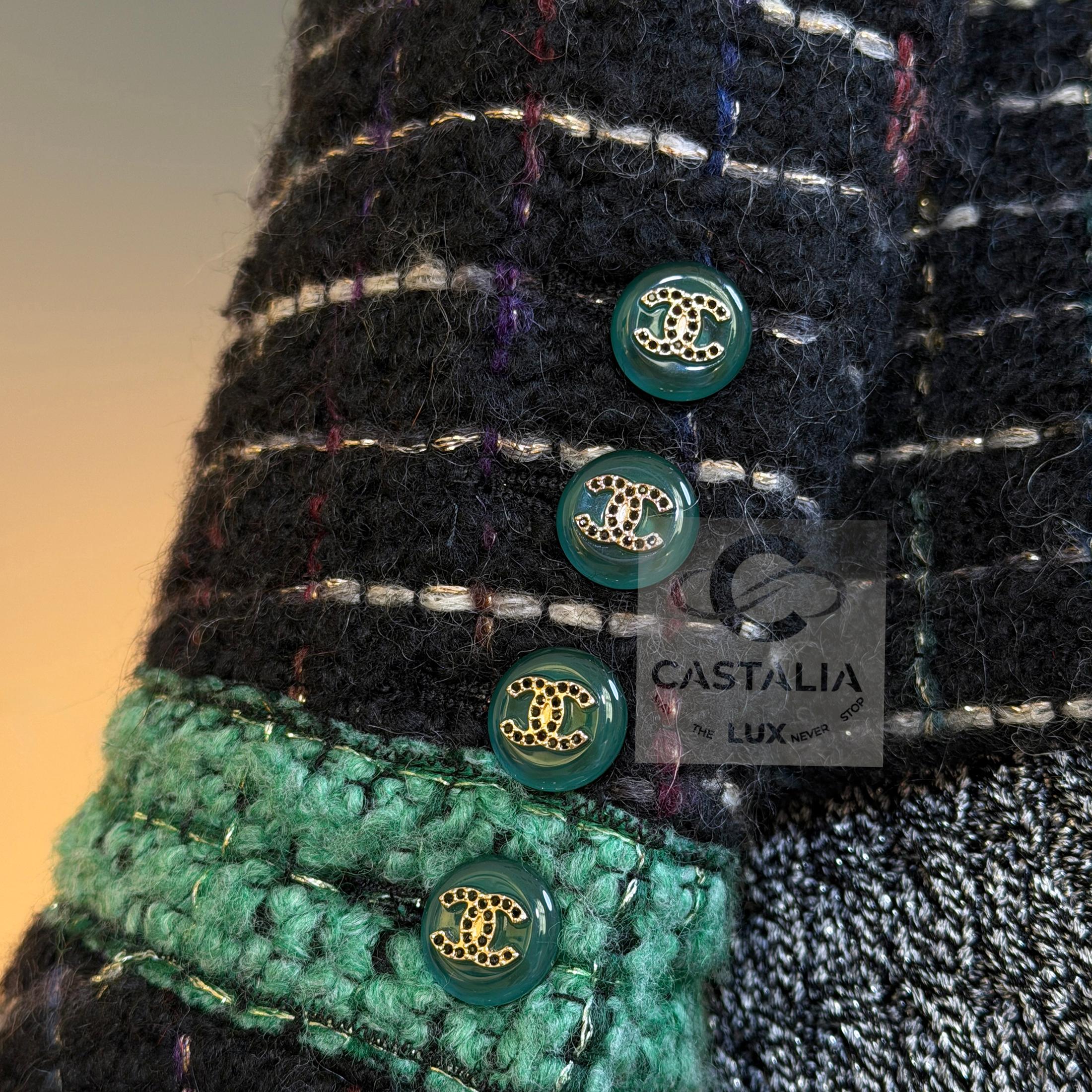 CHANEL Legendary 2009 Timeless Black Tweed Jacket 36 FR en vente 9