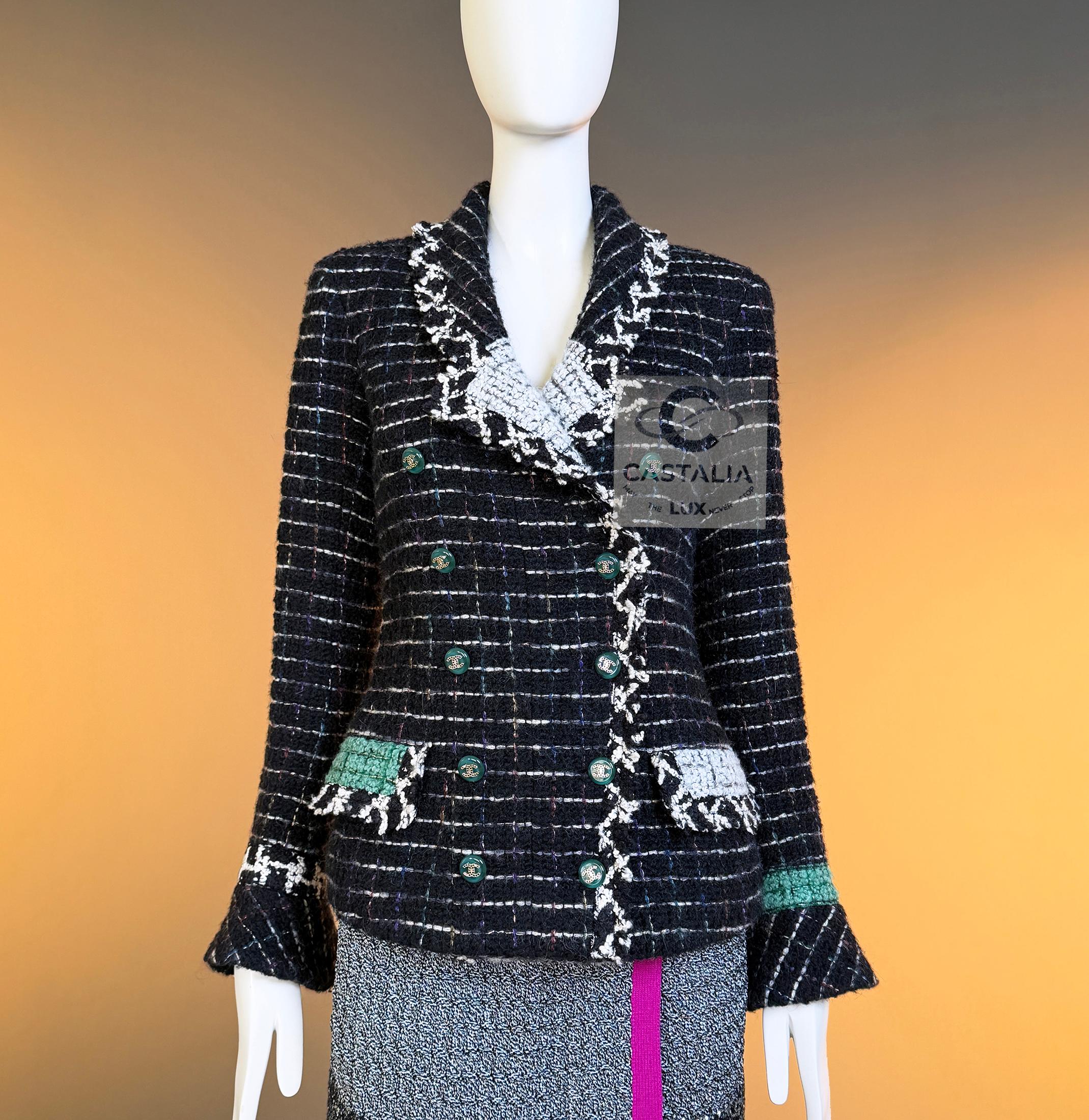 CHANEL Legendary 2009 Timeless Black Tweed Jacket 36 FR en vente 2