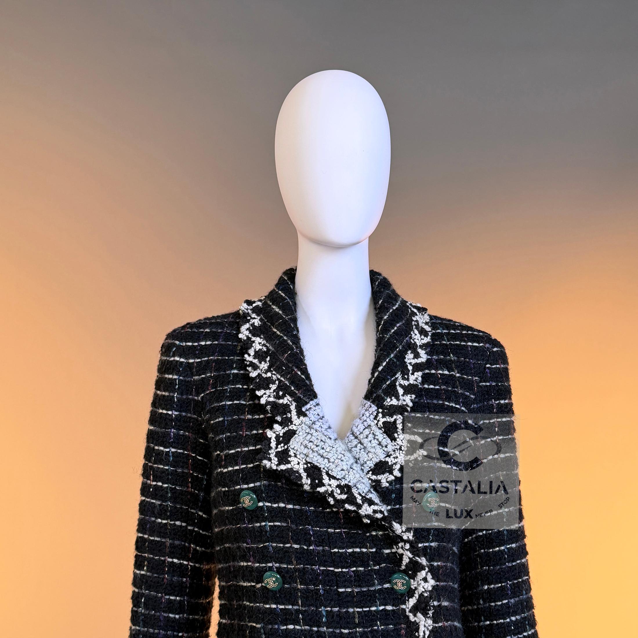 CHANEL Legendary 2009 Timeless Black Tweed Jacket 36 FR en vente 3