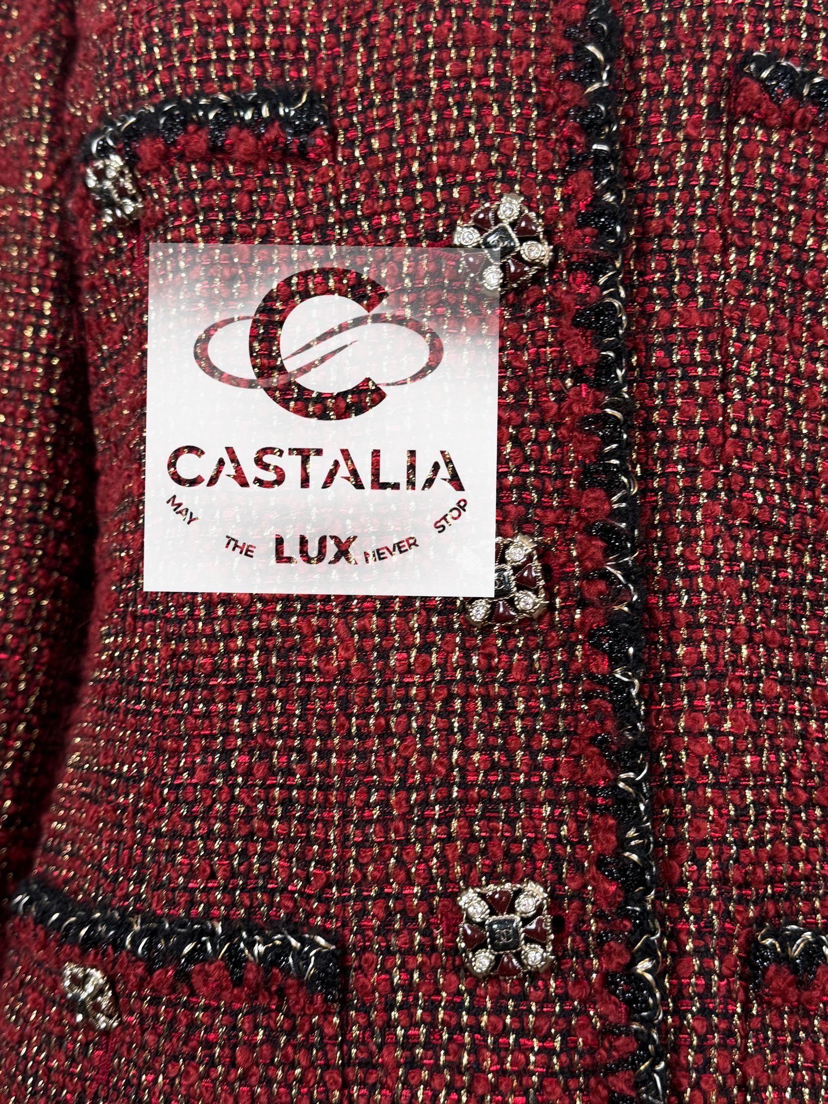 CHANEL Legendary Burgundy Tweed Jacket 40 FR For Sale 10