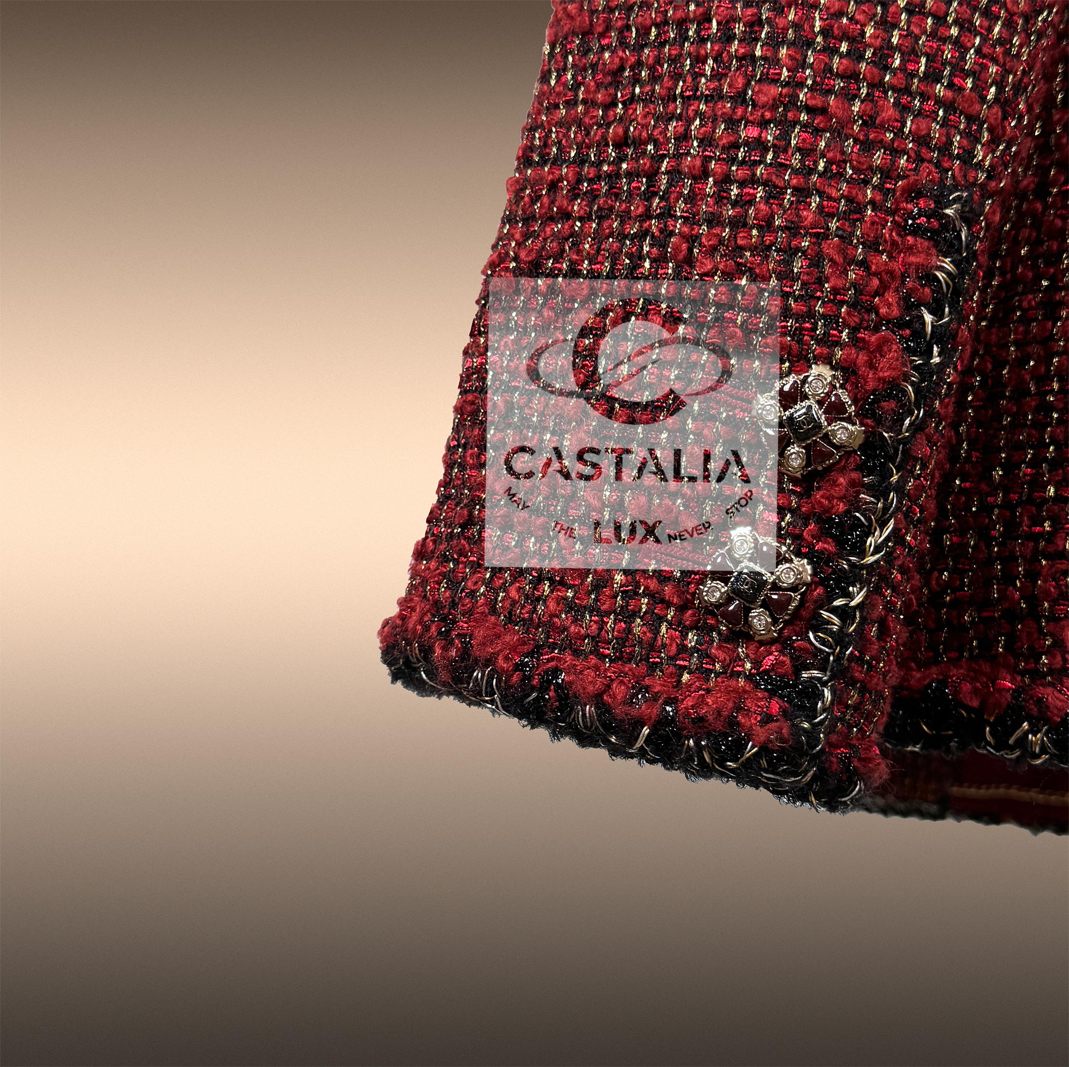 CHANEL Legendaria chaqueta de tweed burdeos 40 FR en venta 10