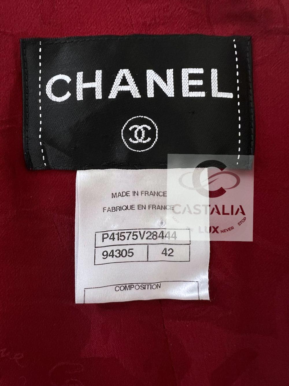 CHANEL Legendaria chaqueta de tweed burdeos 40 FR en venta 12