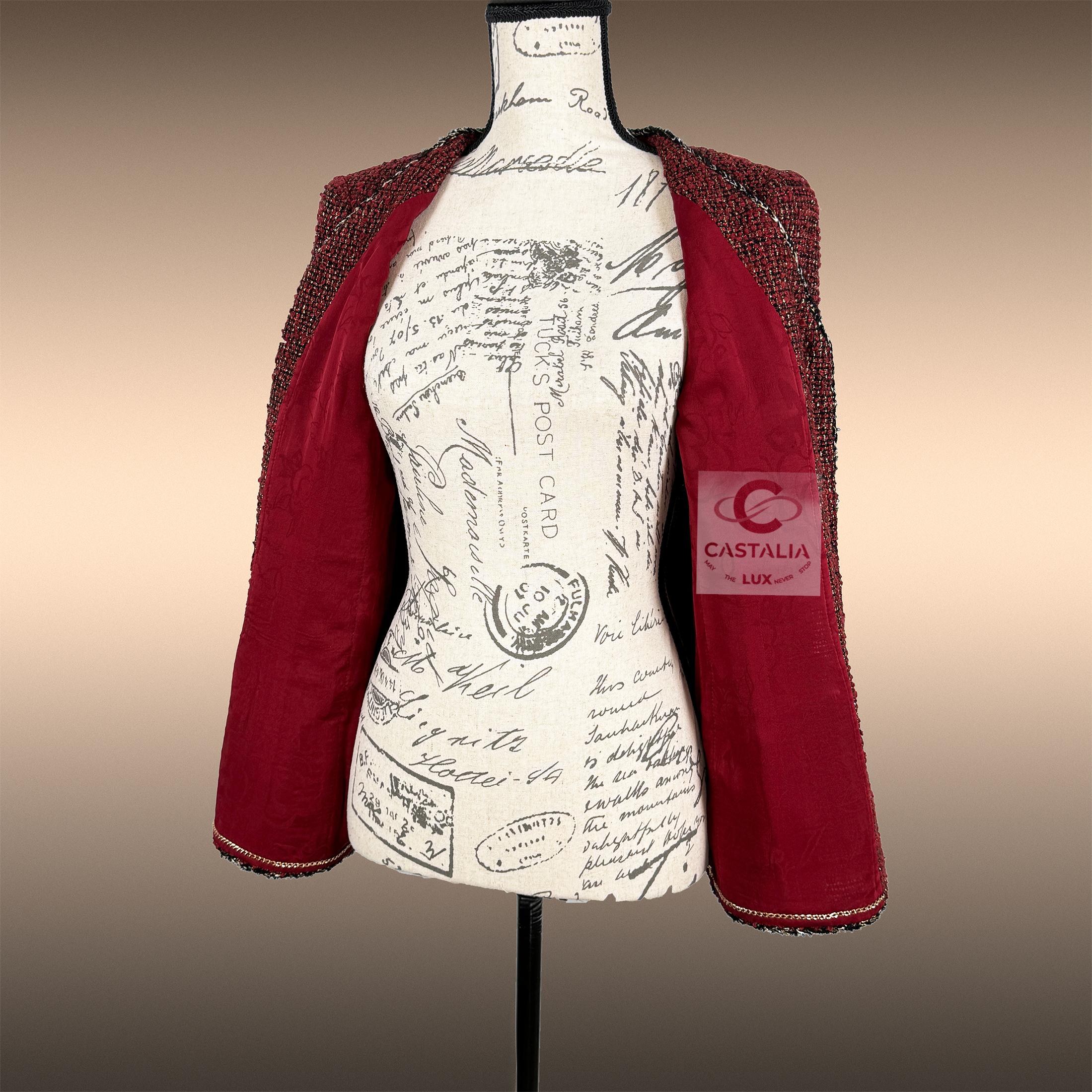 CHANEL Legendaria chaqueta de tweed burdeos 40 FR en venta 11